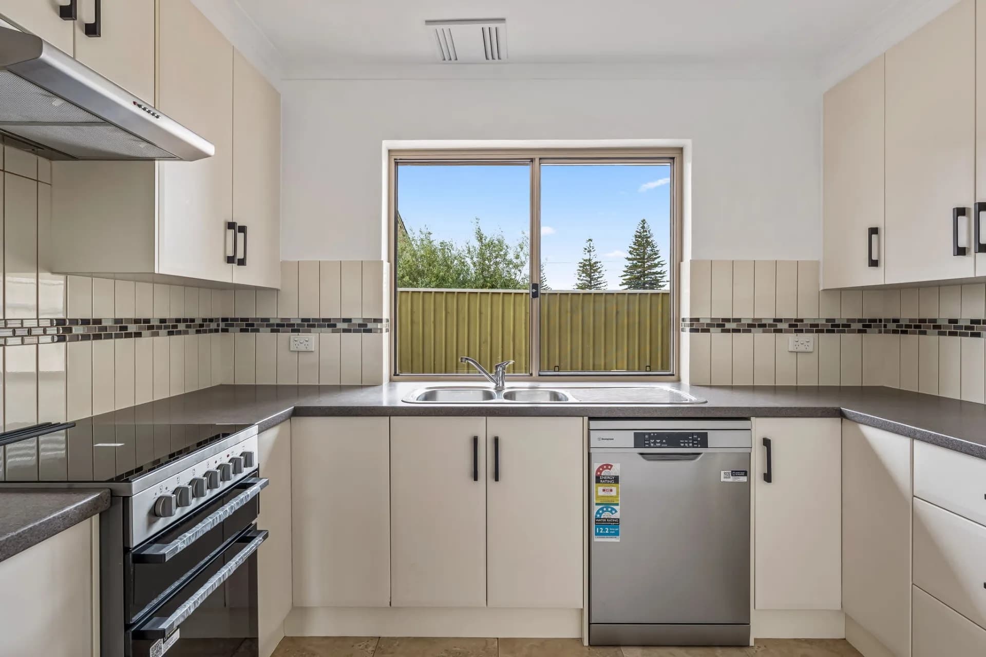 3/550 Seaview Road, Grange, SA, Grange - Thumbnail 3