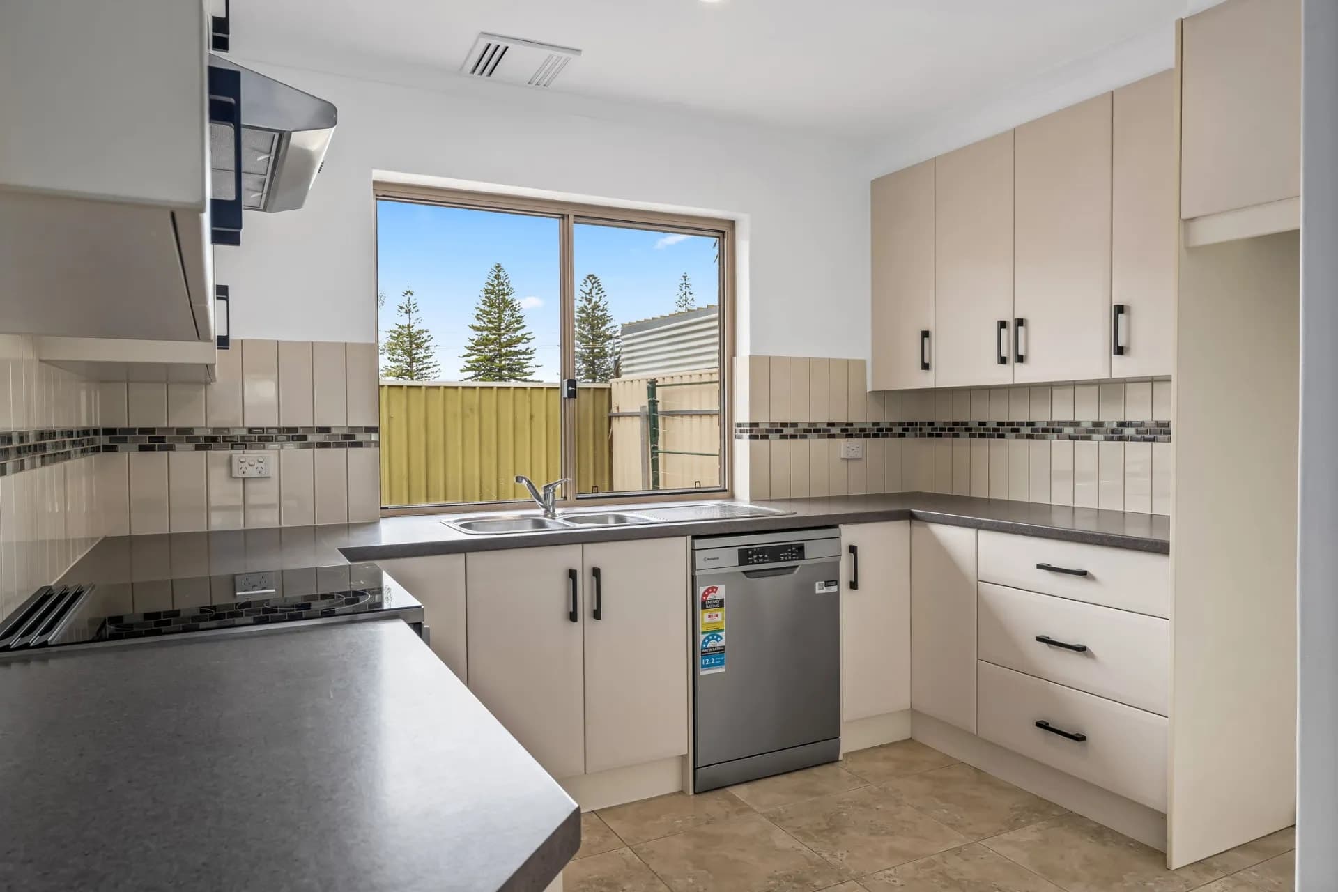 3/550 Seaview Road, Grange, SA, Grange - Thumbnail 4