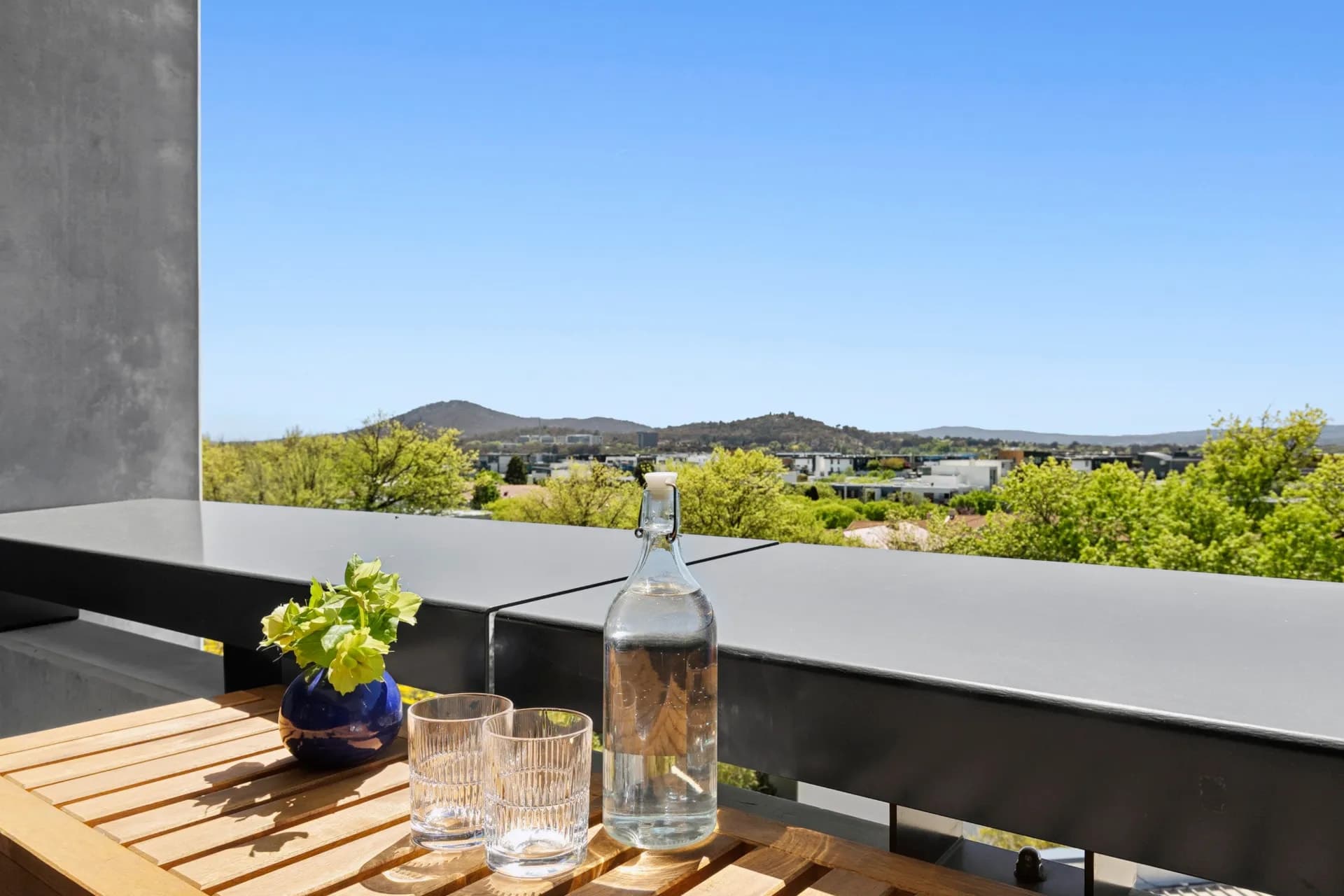 410/34 Eyre Street, Kingston - Image 1