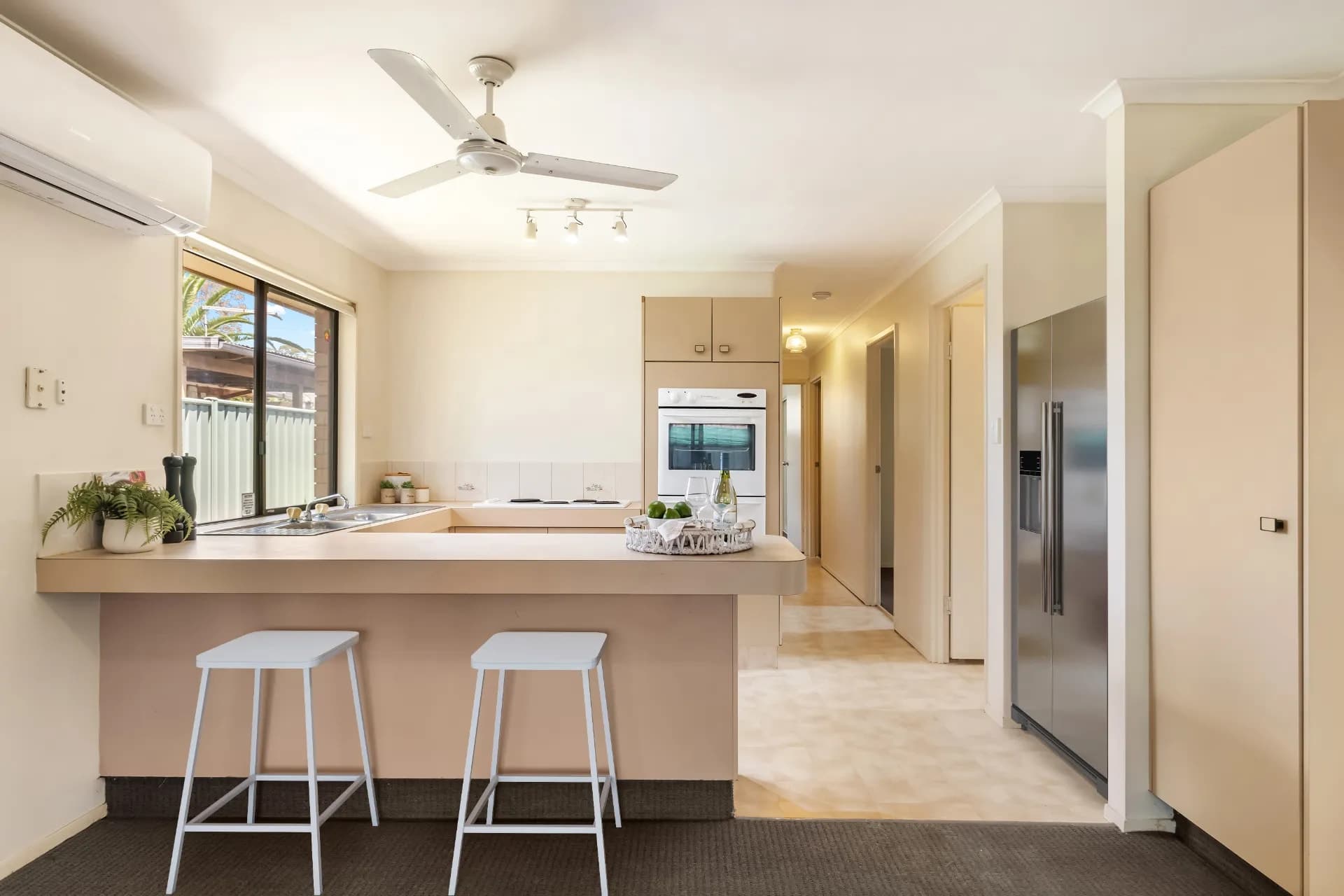38 Holder Street, Loganholme., Loganholme - Thumbnail 2