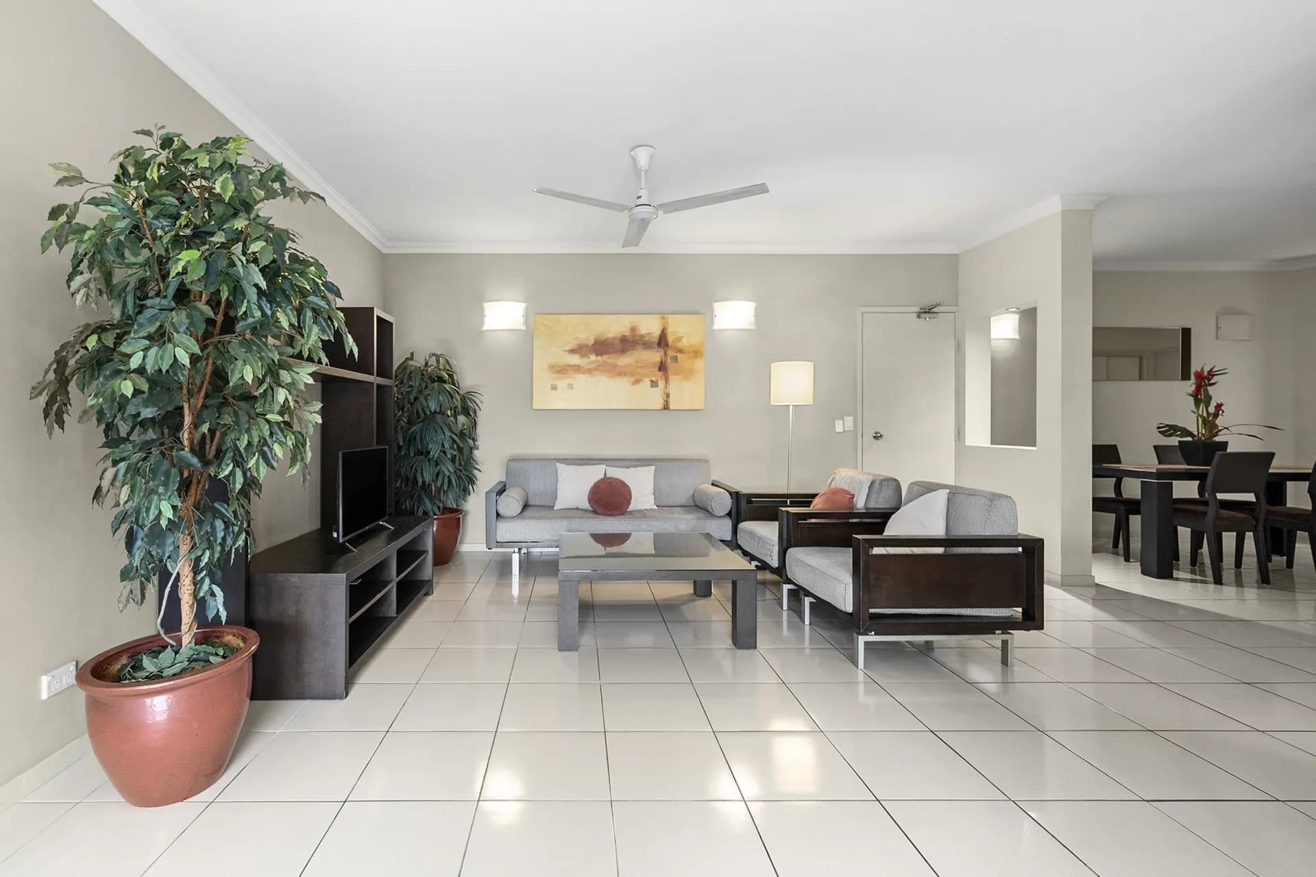 220/12 Gregory Street, Westcourt., Westcourt - Thumbnail 2