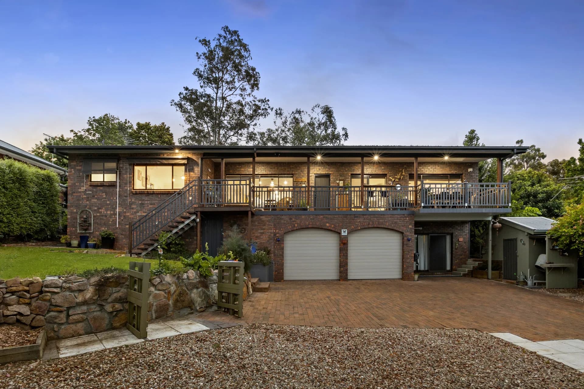 28 Darwin Drive, Lapstone - Image 1