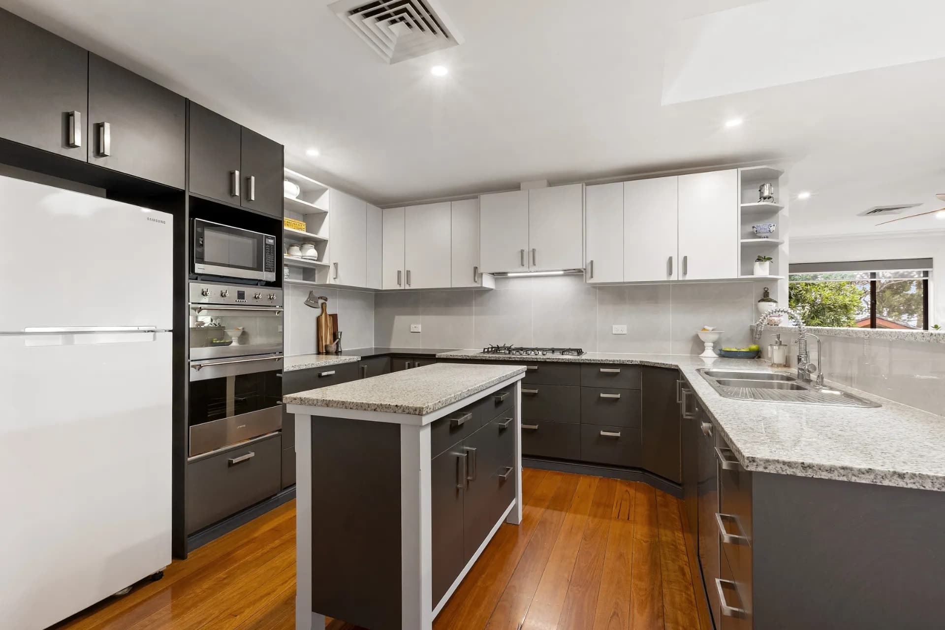 28 Darwin Drive, Lapstone - Thumbnail 4