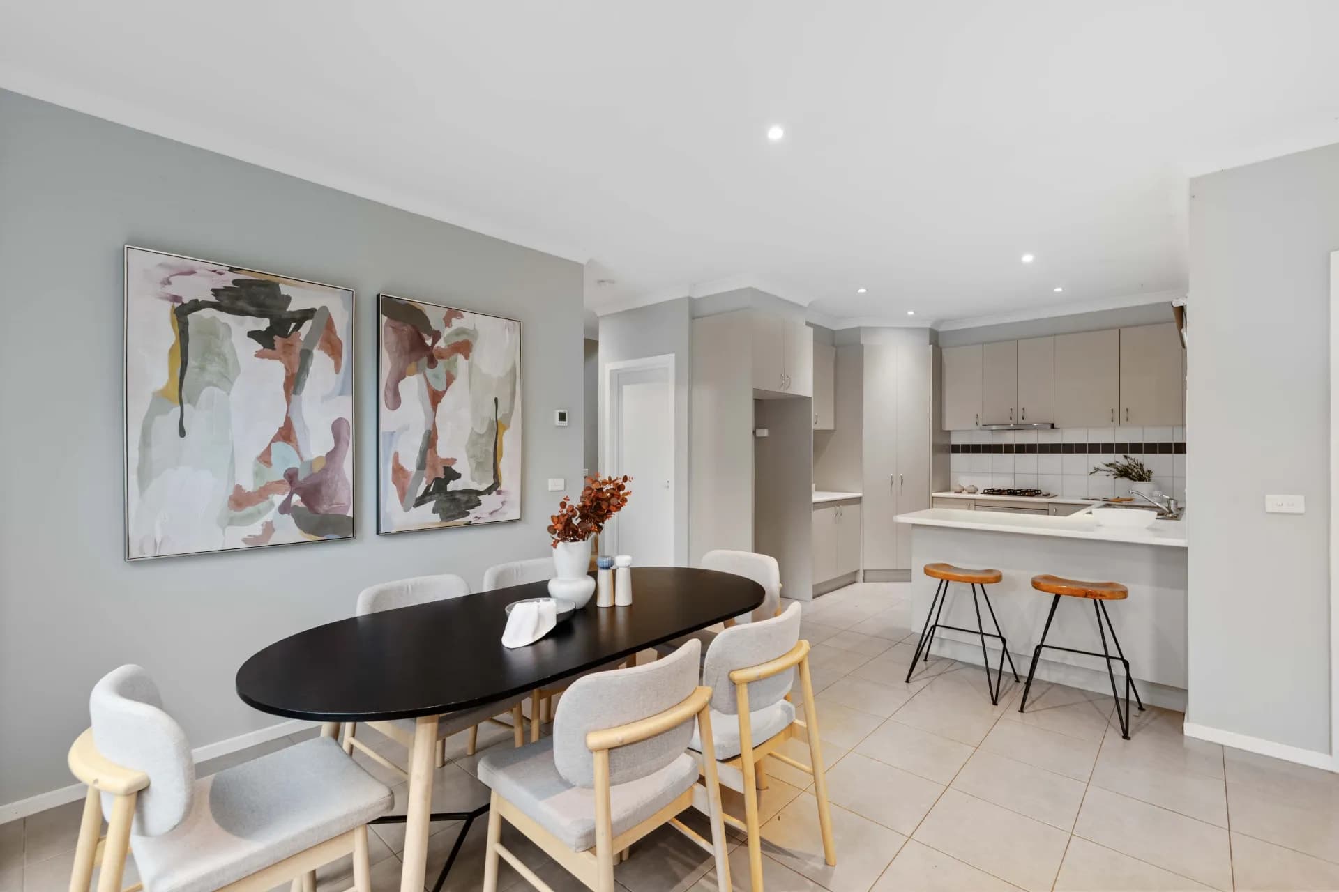 14 Saxonwood Drive, Sunbury., Sunbury - Thumbnail 6