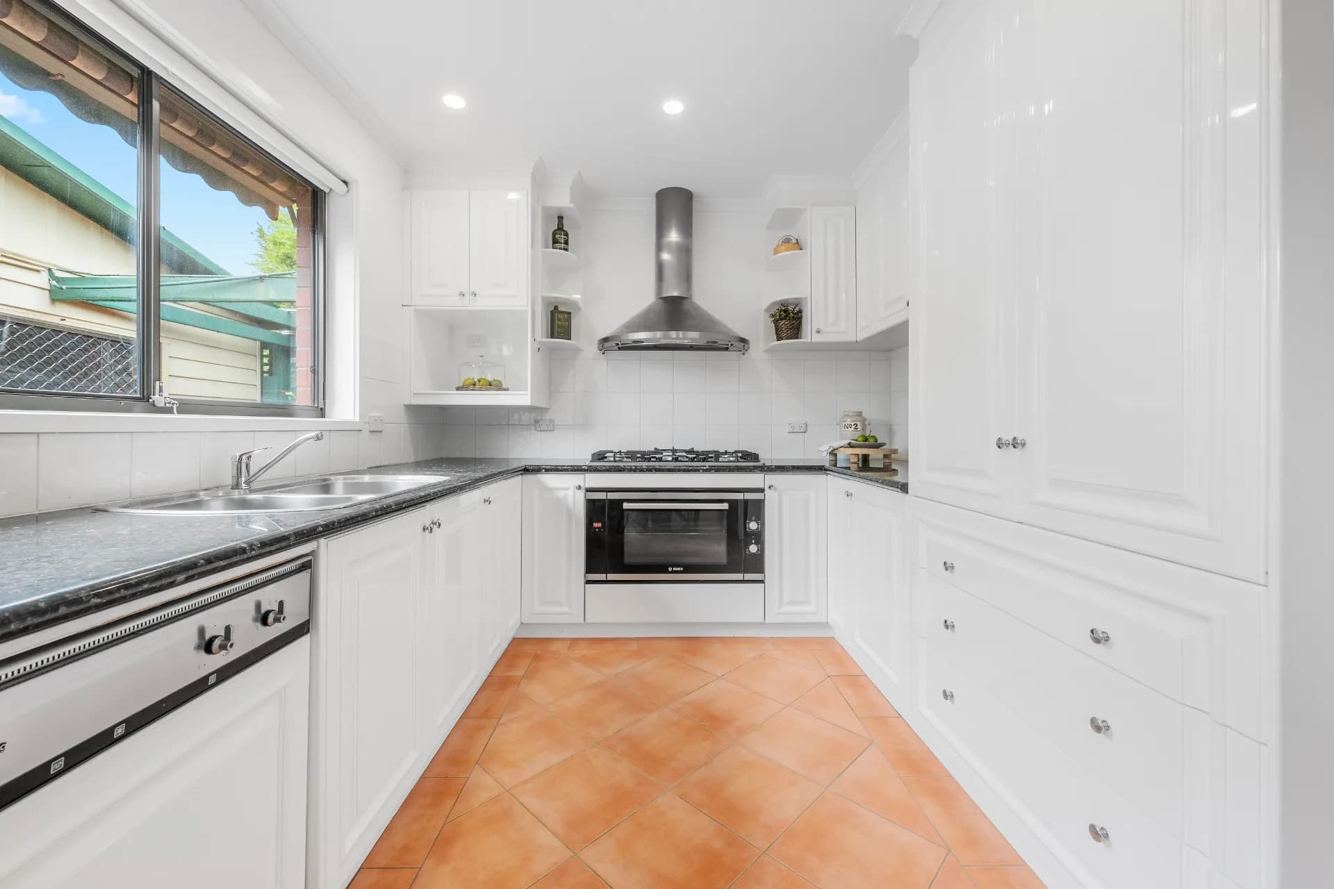 47 Strzelecki Crescent, Narrabundah., Narrabundah - Thumbnail 3