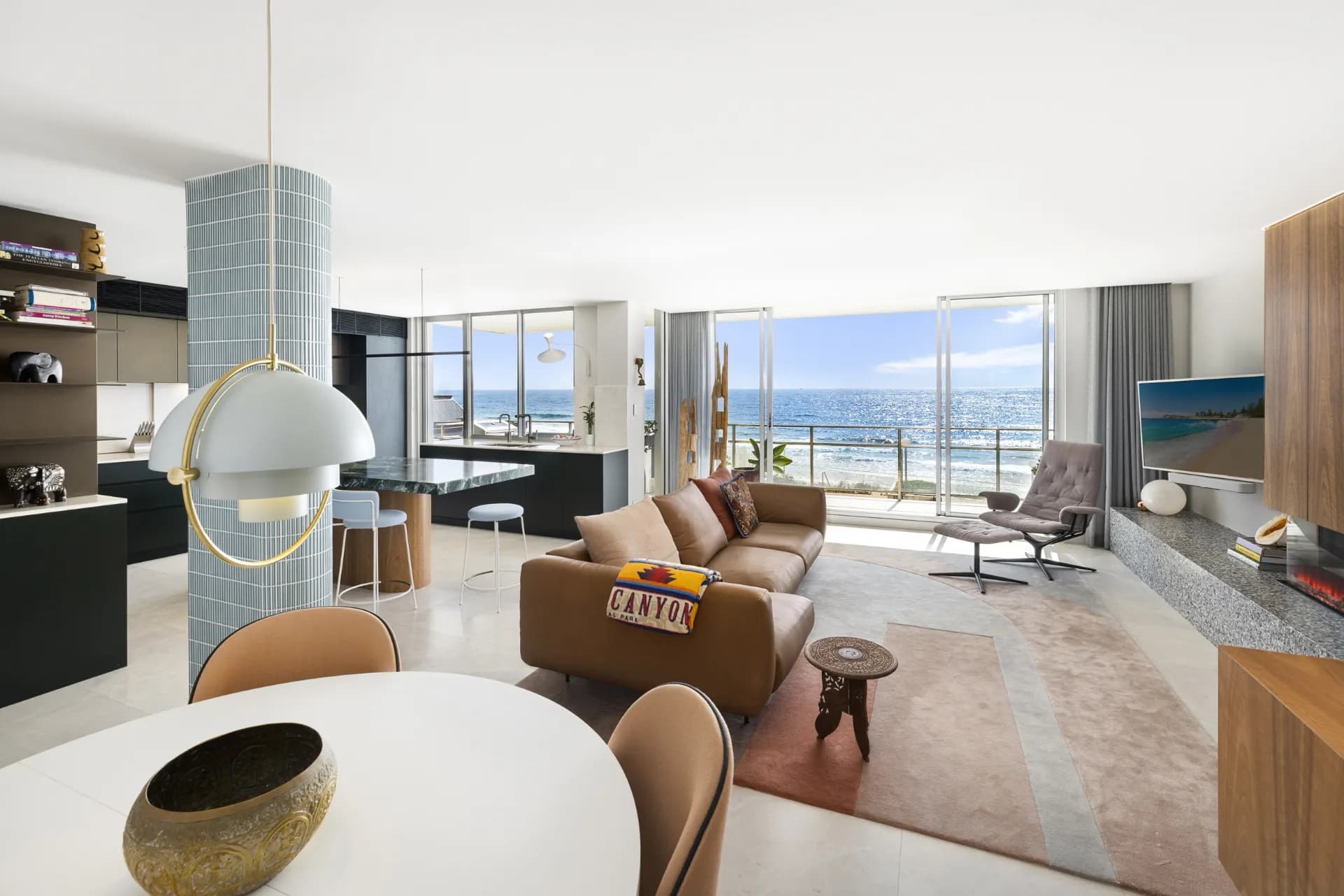 6/11 Ocean Street, Narrabeen., Narrabeen - Thumbnail 2
