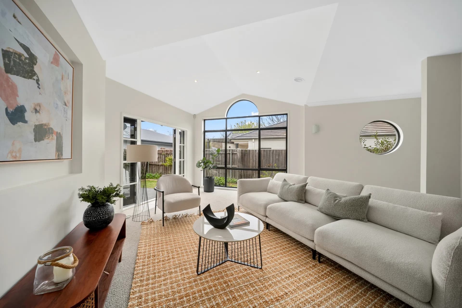 2/3 Rodway Street, Yarralumla., Yarralumla - Thumbnail 3