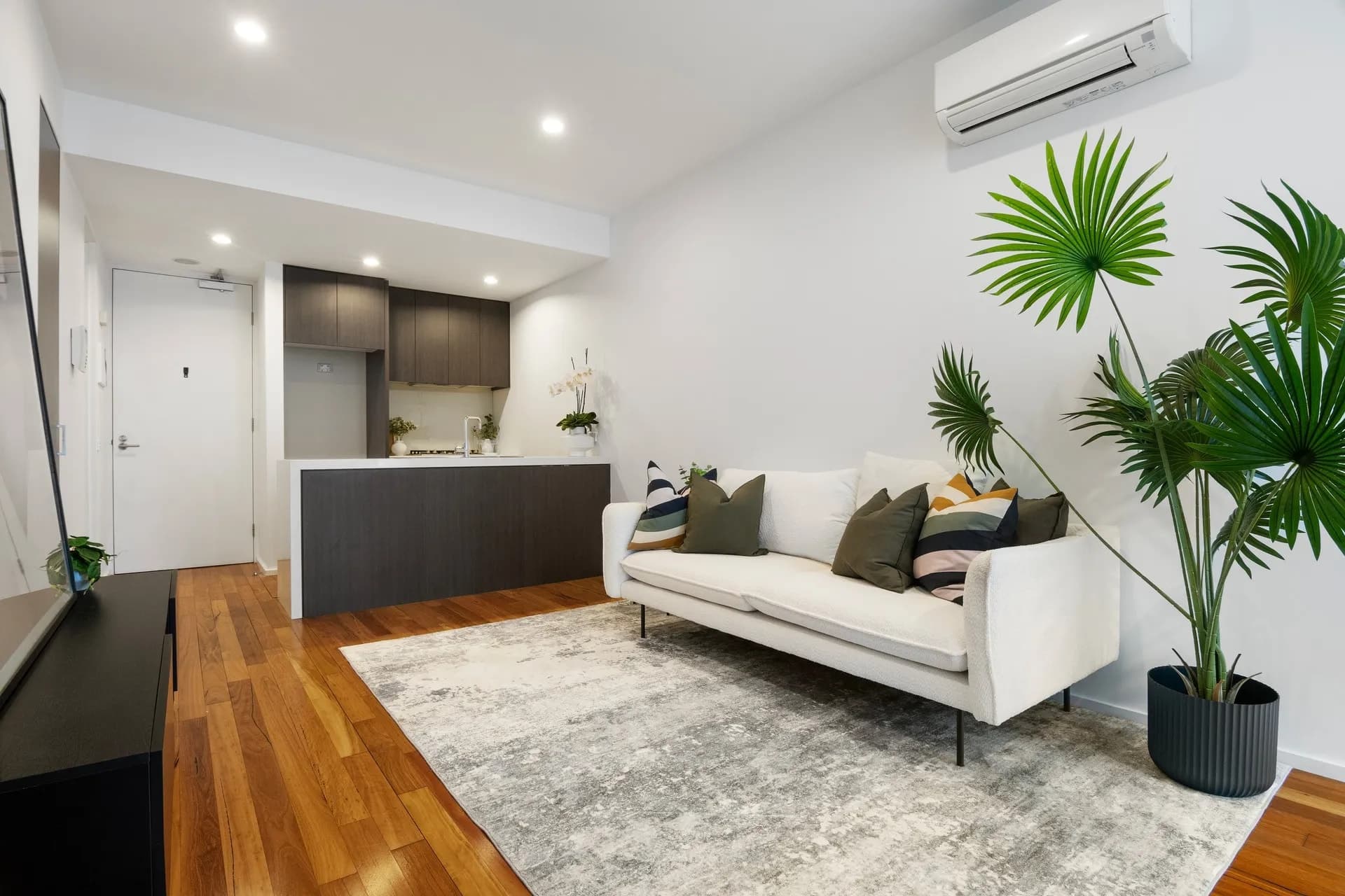 104/2 Plenty Road, Preston., Preston - Image 1