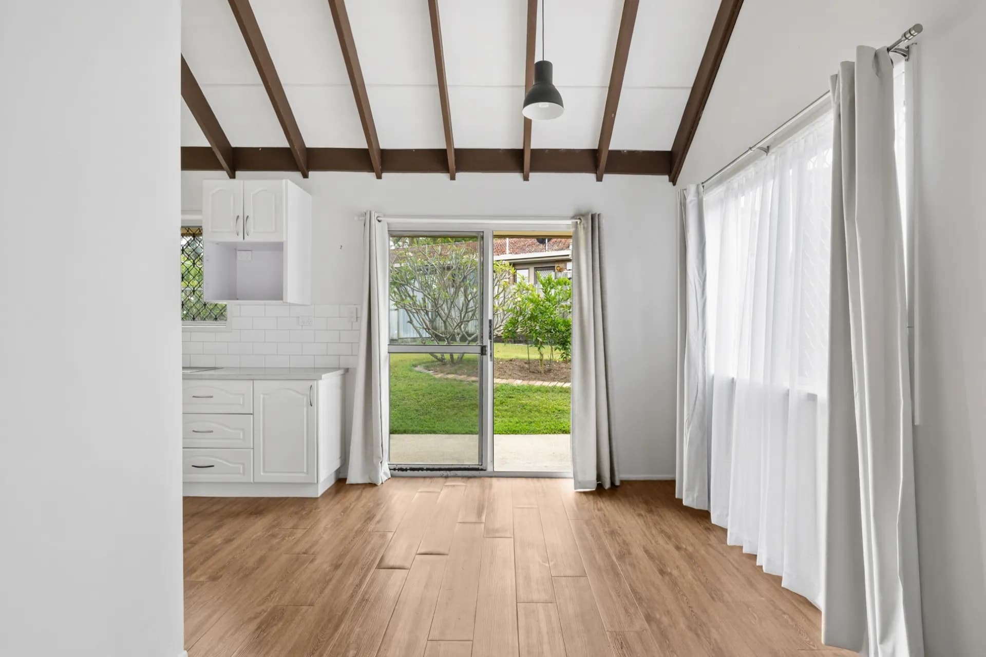 1 Jendi Court, Springwood., Springwood - Thumbnail 6