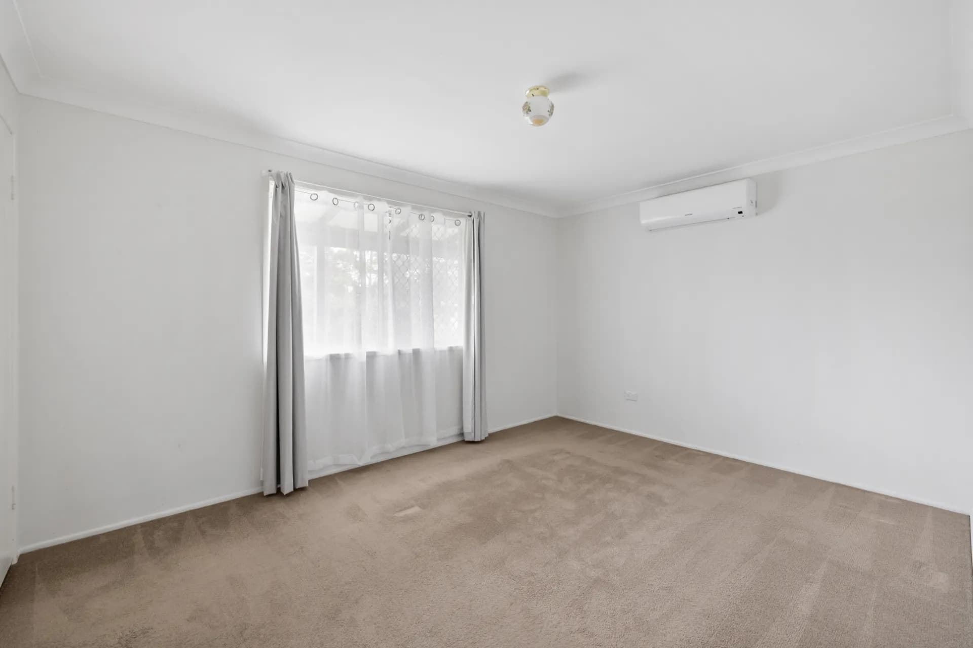 1 Jendi Court, Springwood., Springwood - Thumbnail 7