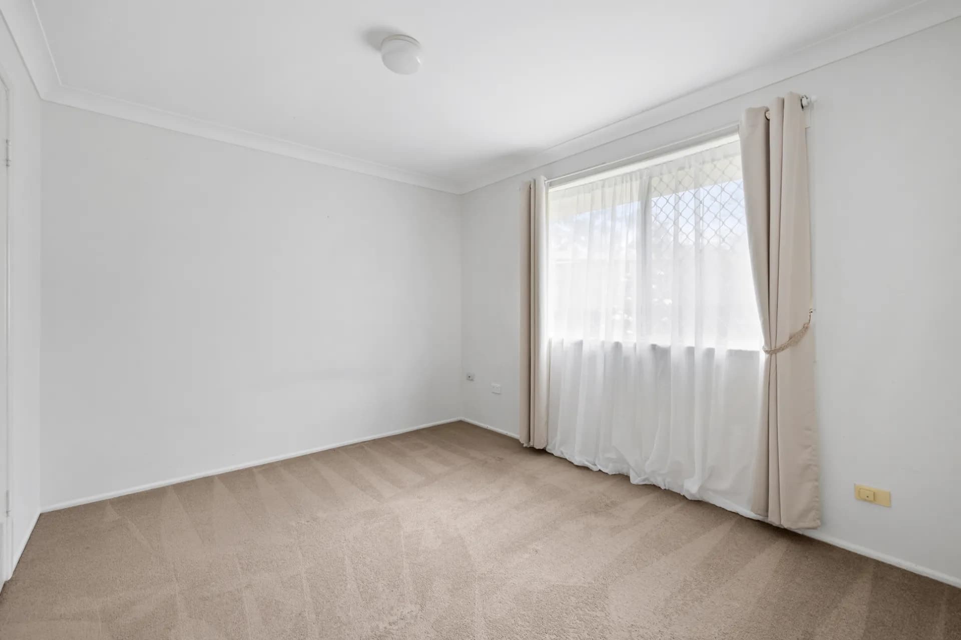 1 Jendi Court, Springwood., Springwood - Thumbnail 8