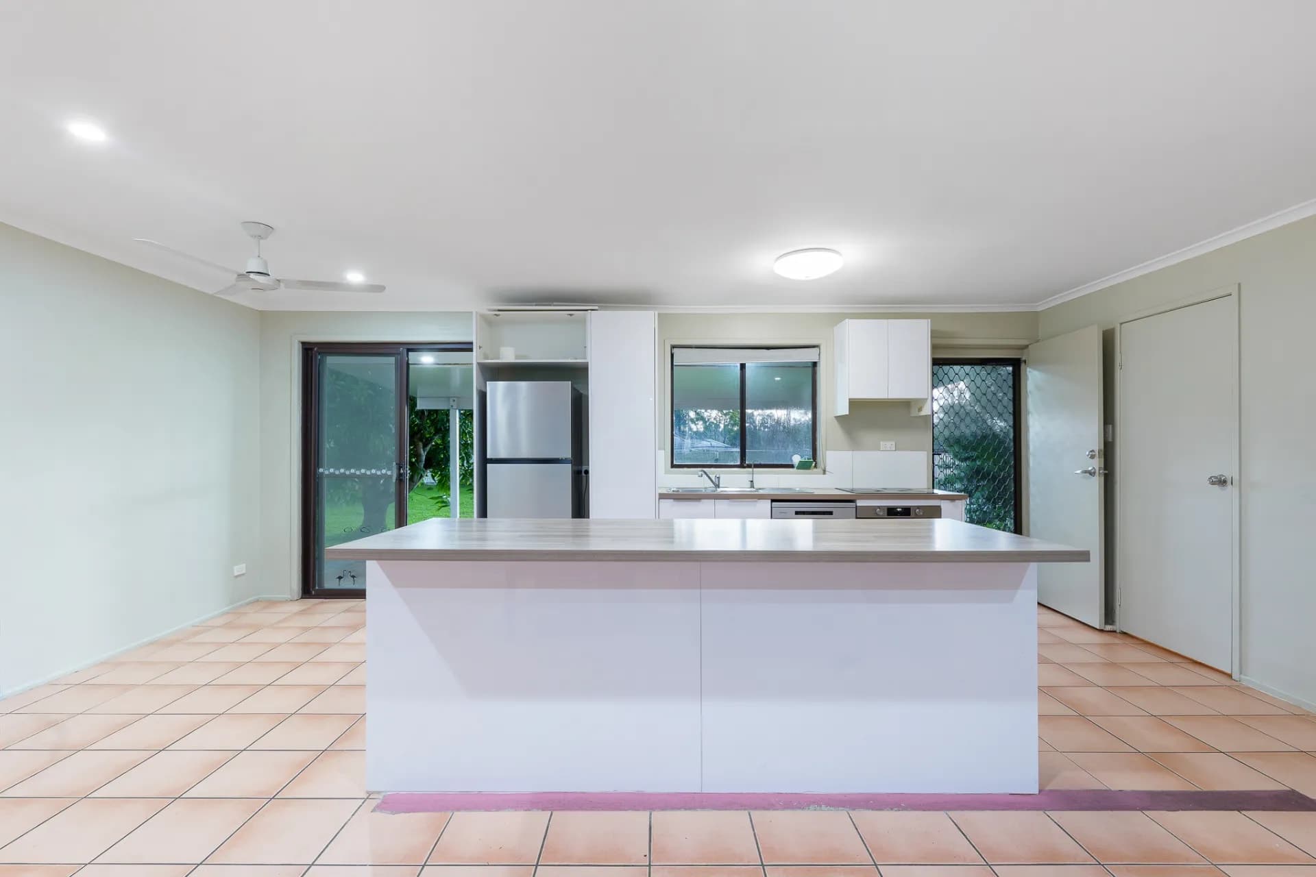 3 Amber Court, Bethania - Thumbnail 4