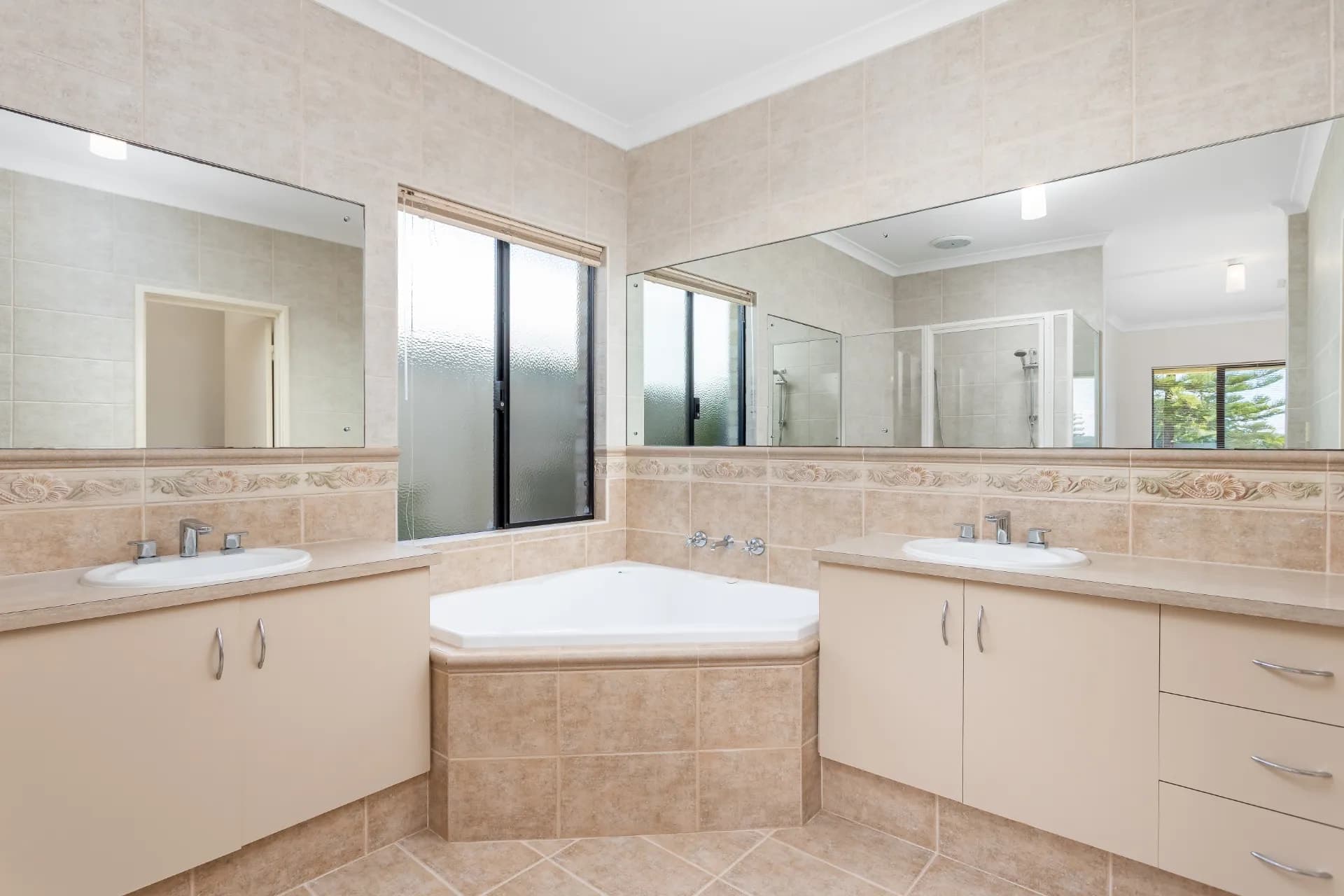 16 Pebble Drive, Geographe, WA, Geographe - Thumbnail 8
