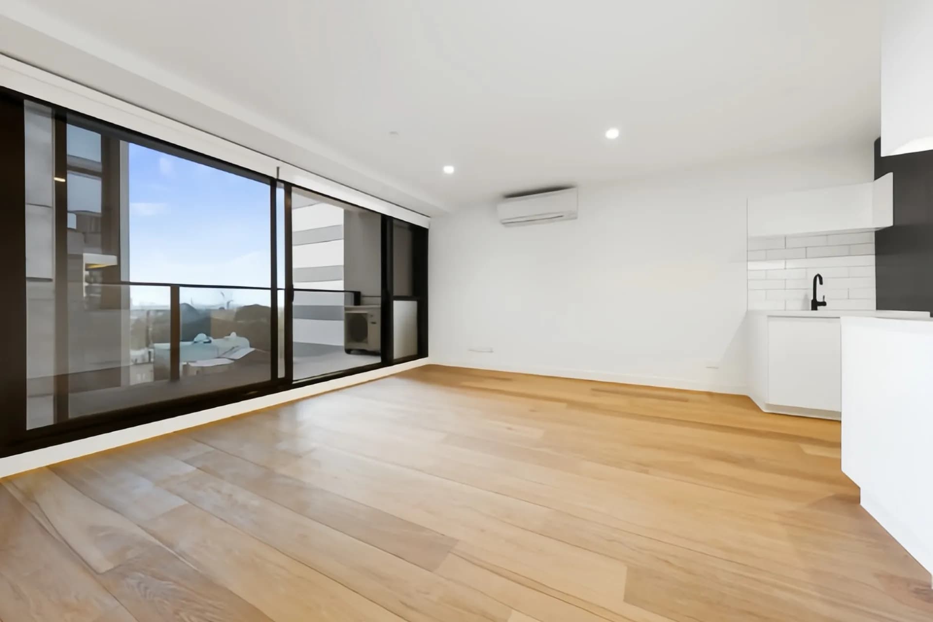409/83 Flemington  Road, North Melbourne - Image 1