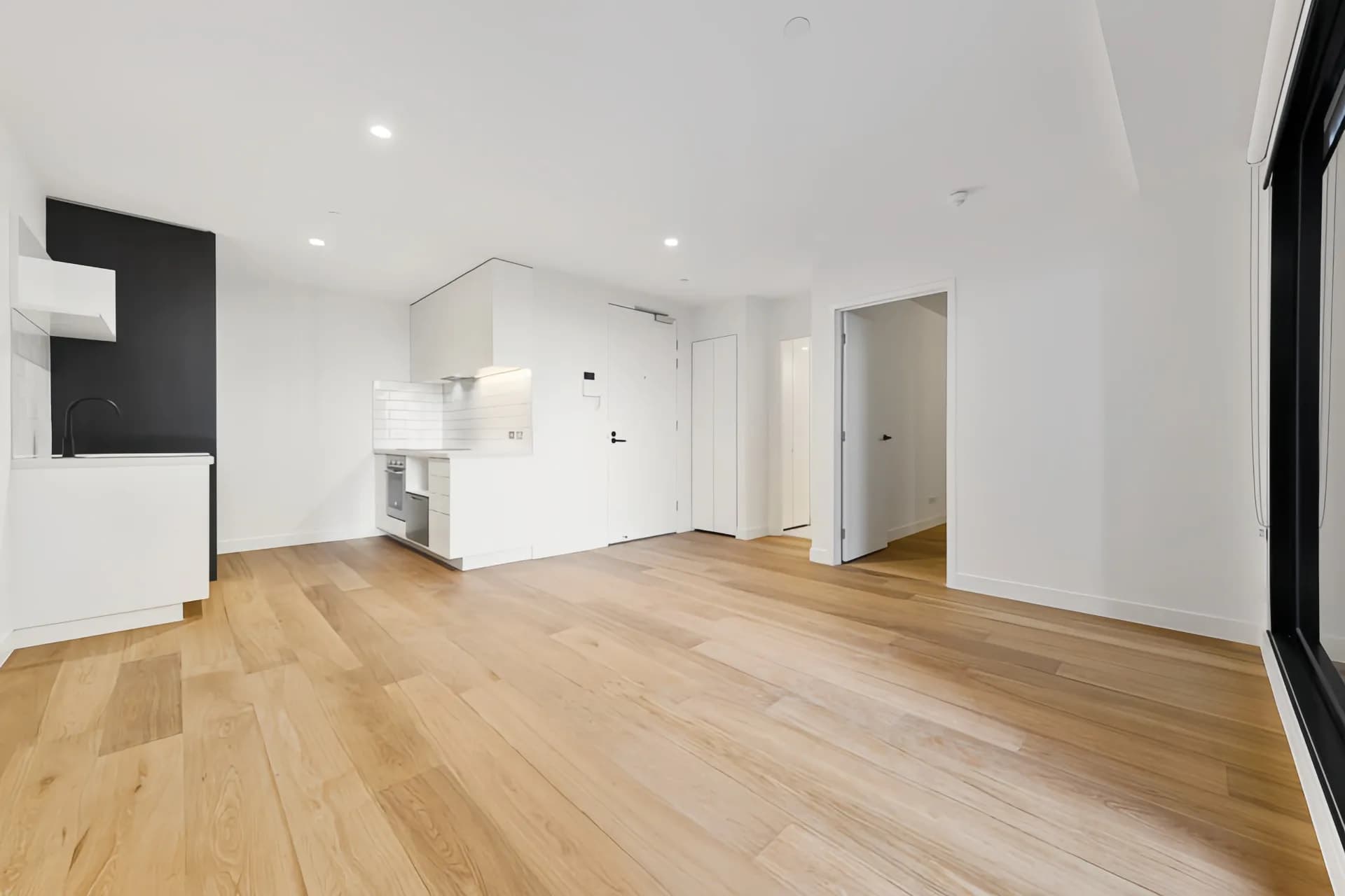 409/83 Flemington  Road, North Melbourne - Thumbnail 2