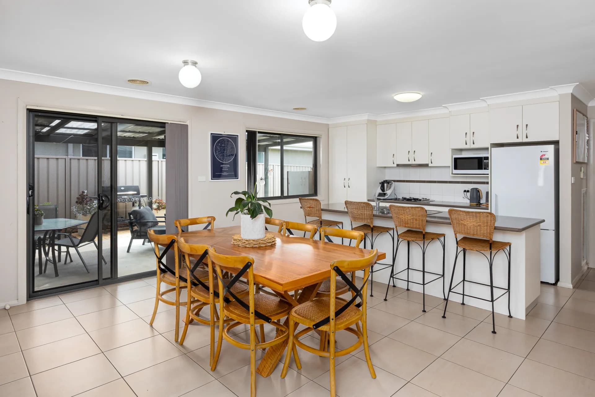 14 Bindari Avenue, Glenfield Park, NSW, Glenfield Park - Thumbnail 4