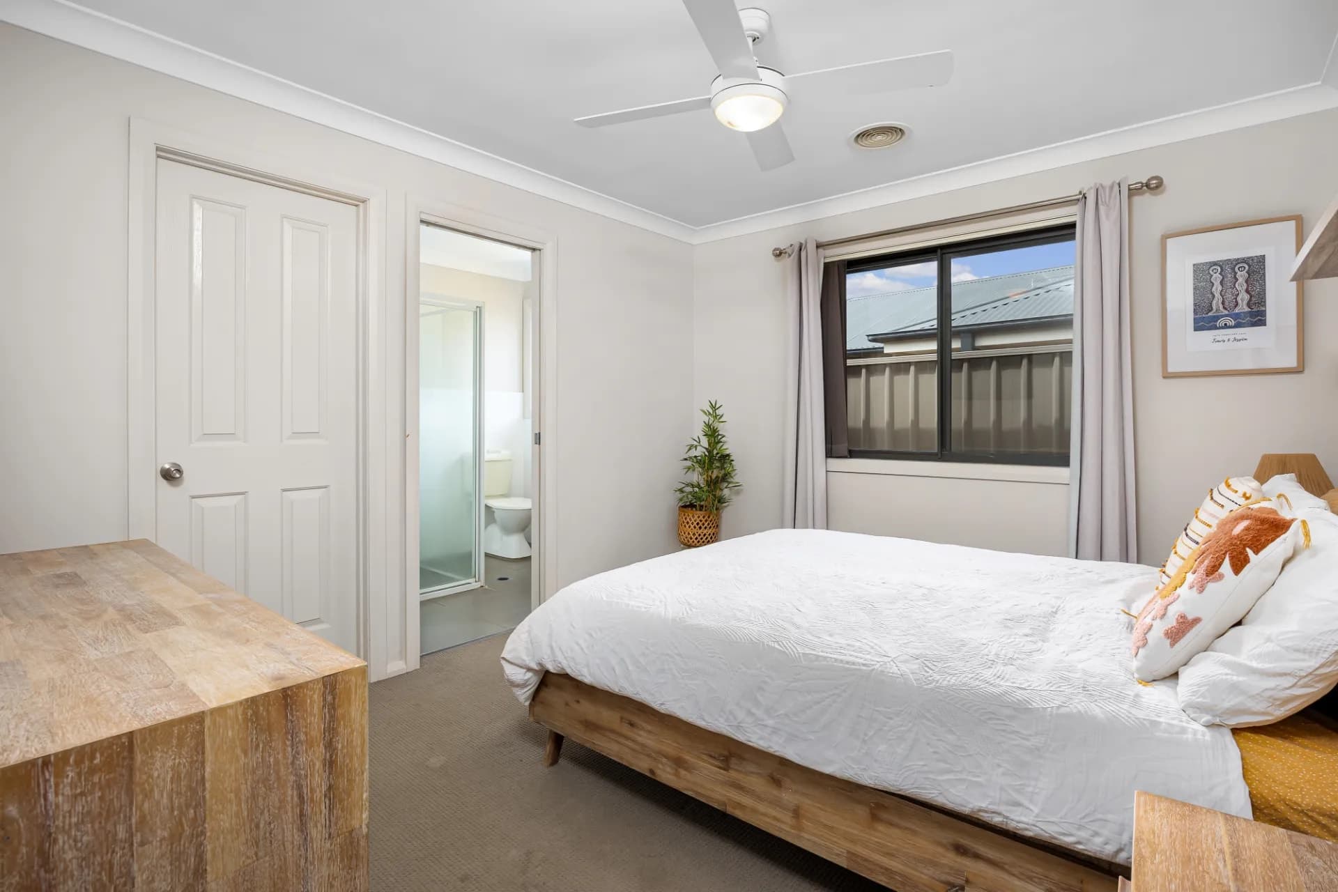 14 Bindari Avenue, Glenfield Park, NSW, Glenfield Park - Thumbnail 5