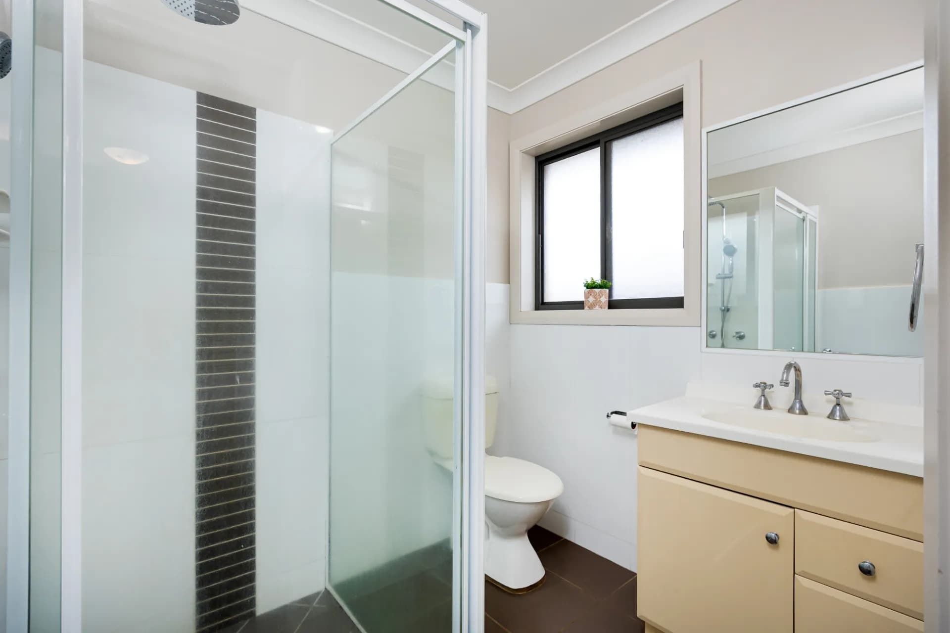 14 Bindari Avenue, Glenfield Park, NSW, Glenfield Park - Thumbnail 6