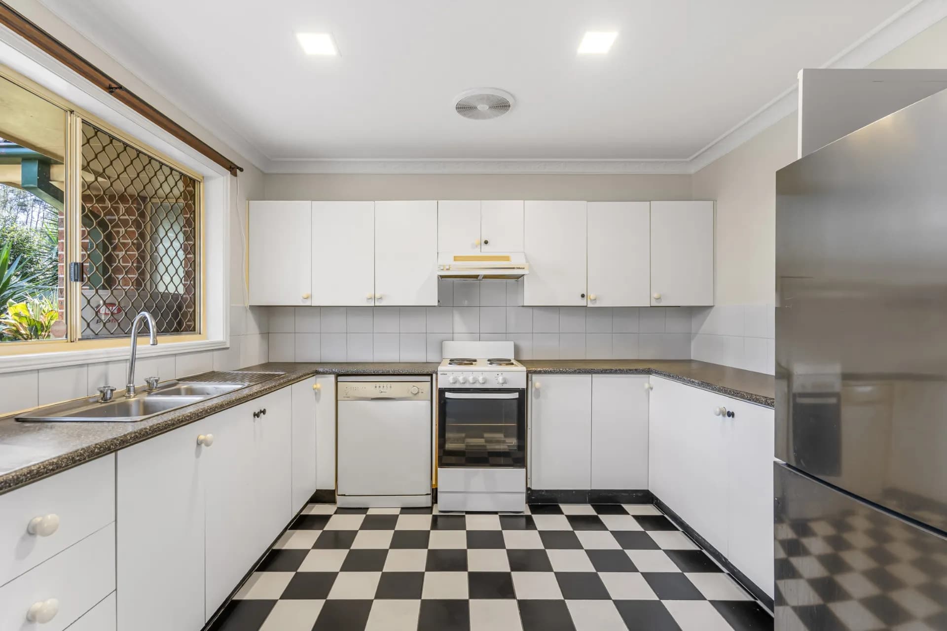 2/15 Gordon Road, Empire Bay - Thumbnail 6