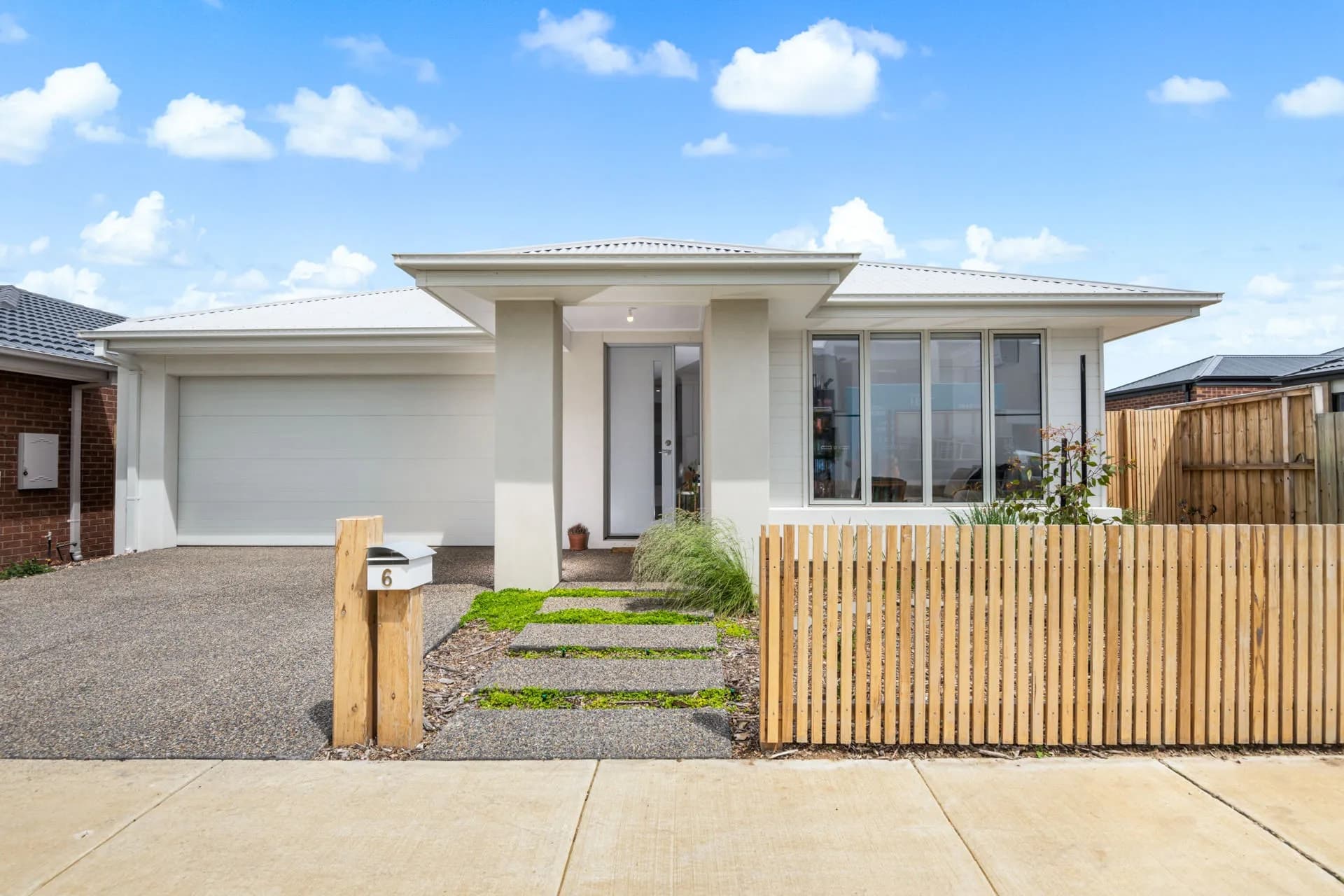 6 Elbert Street, Charlemont - Image 1