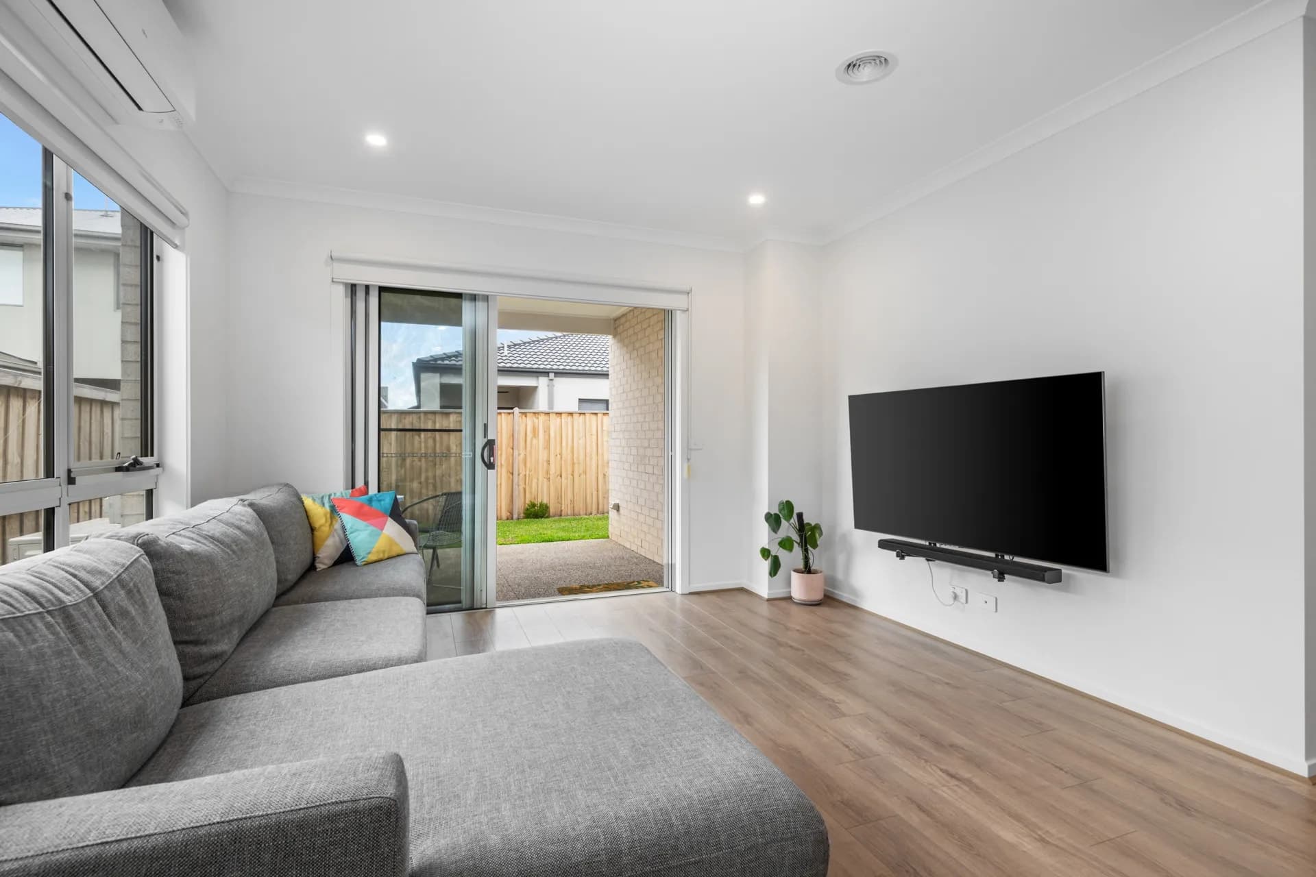6 Elbert Street, Charlemont - Thumbnail 4