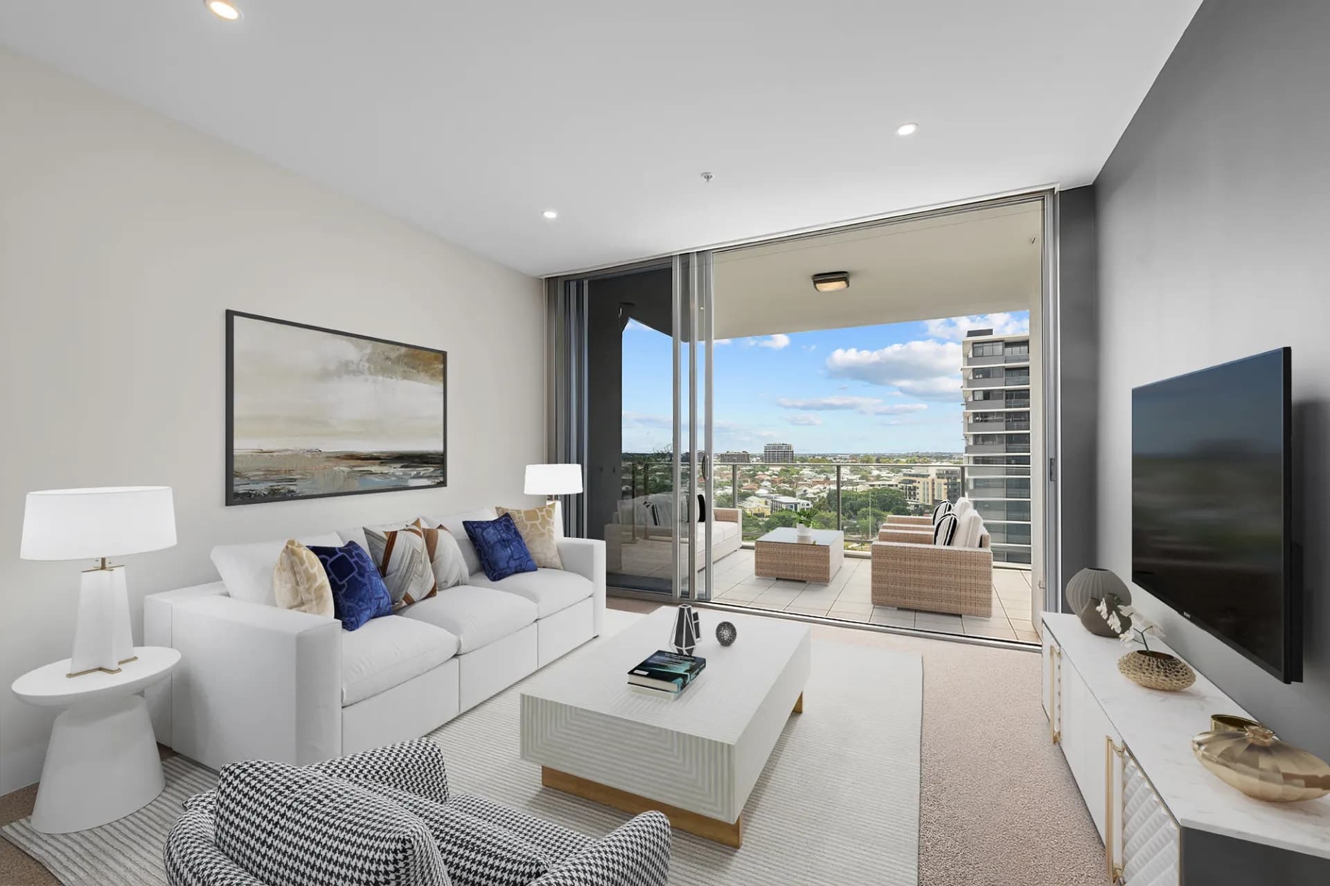 4136/37C Harbour Road, Hamilton - Image 1