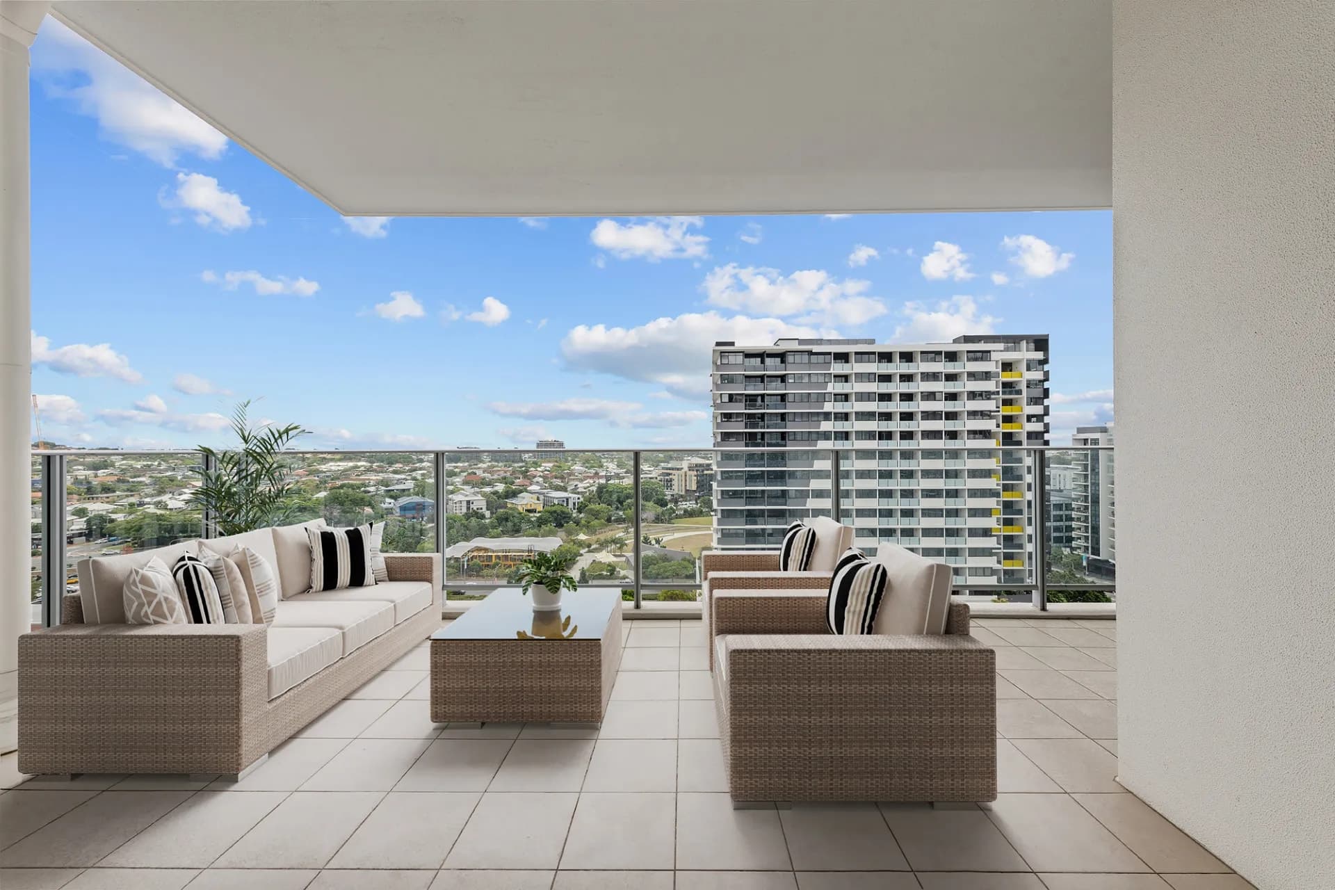 4136/37C Harbour Road, Hamilton - Thumbnail 3