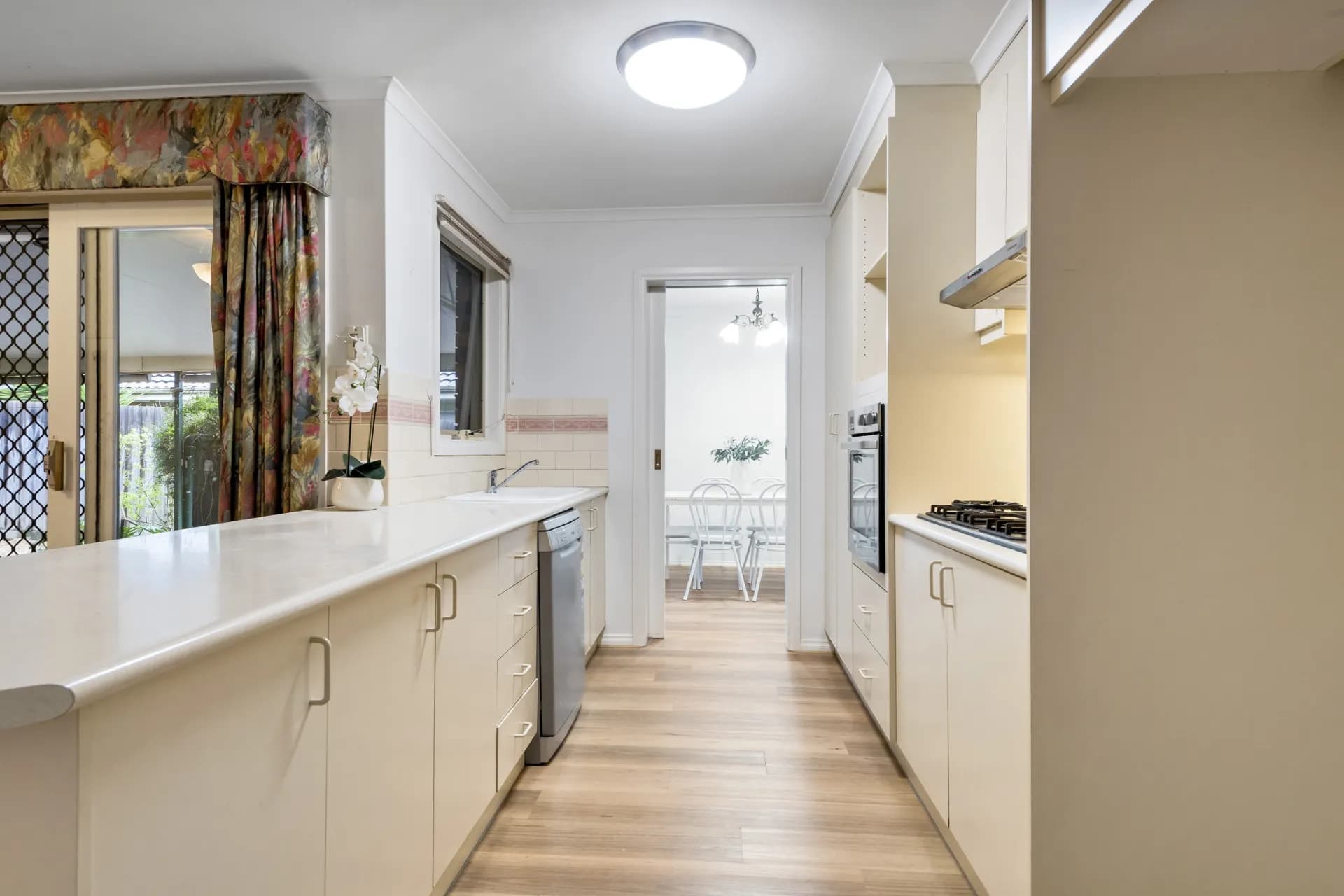 102  Croydon Hills  Drive, Croydon Hills - Thumbnail 2