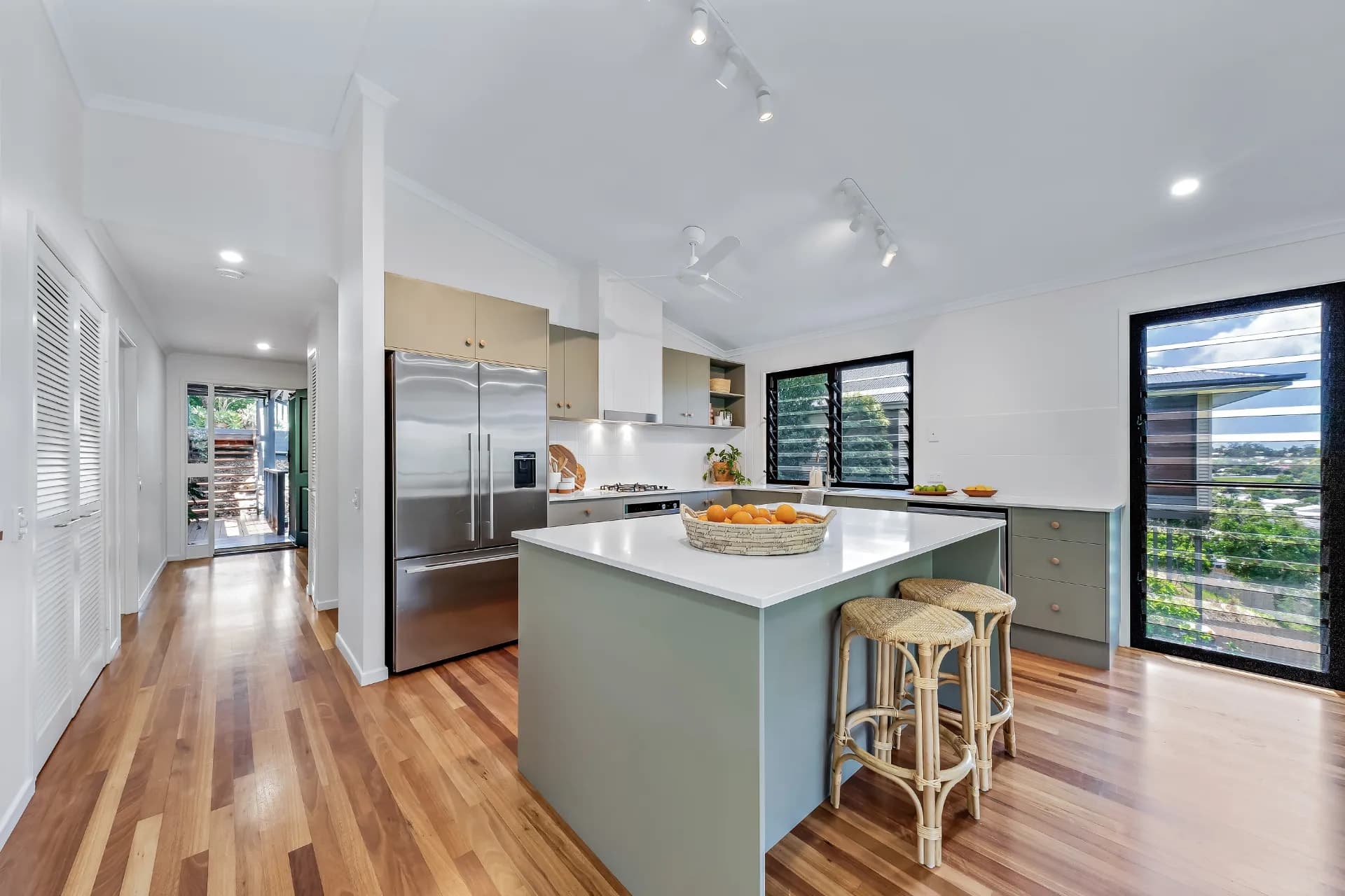 21 Daydream Court, Cannonvale., Cannonvale - Thumbnail 2