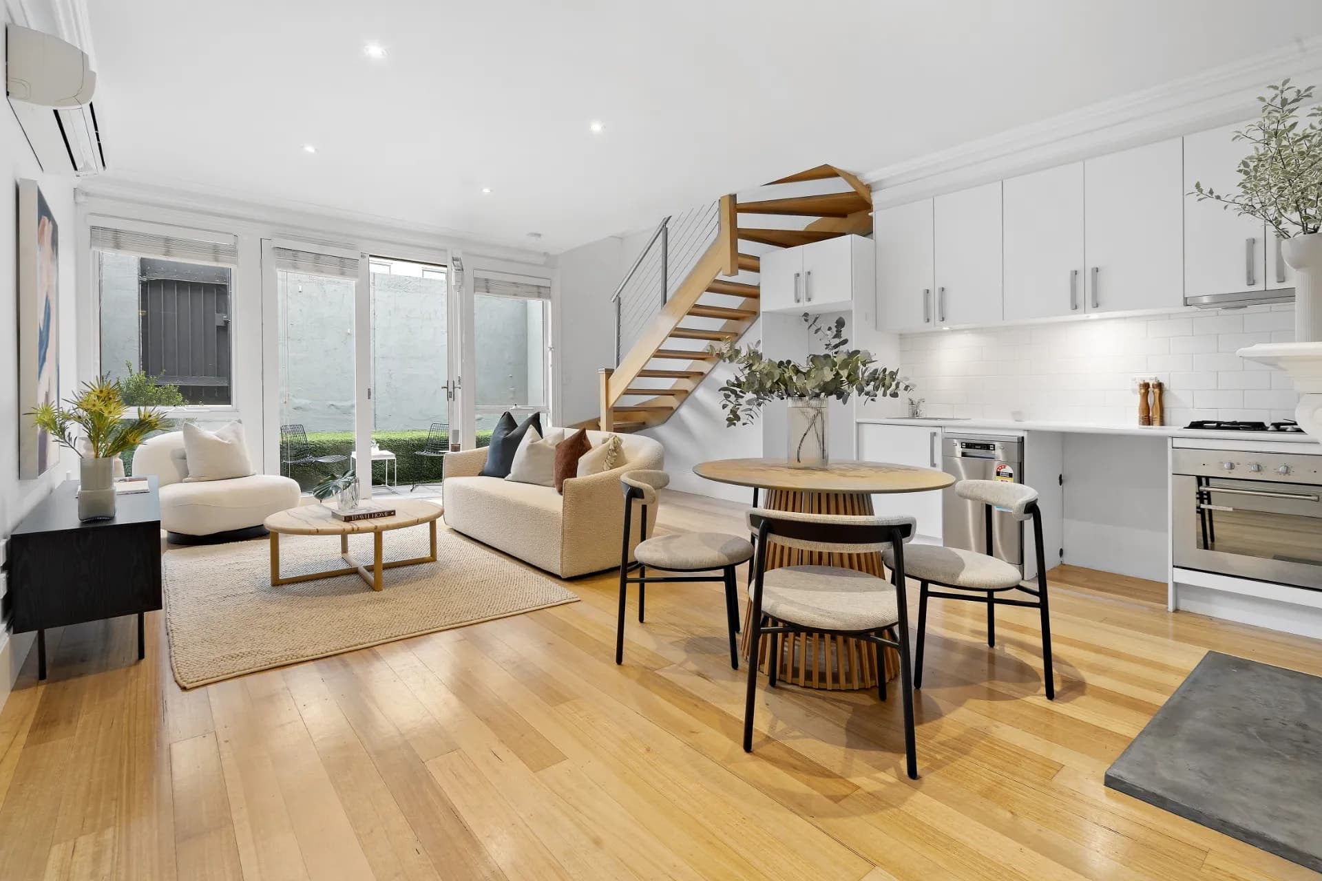 349 Cardigan  Street, Carlton - Thumbnail 2