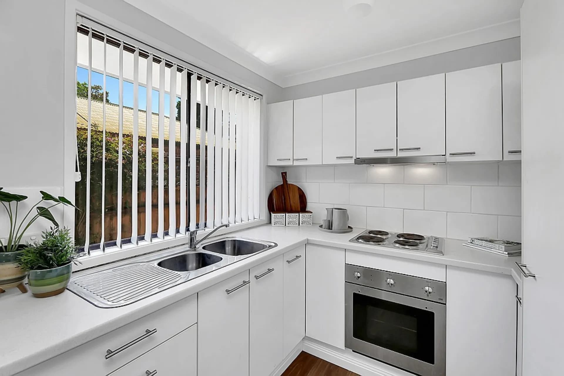 157 Hat Hill  Road, Blackheath., Blackheath - Thumbnail 3