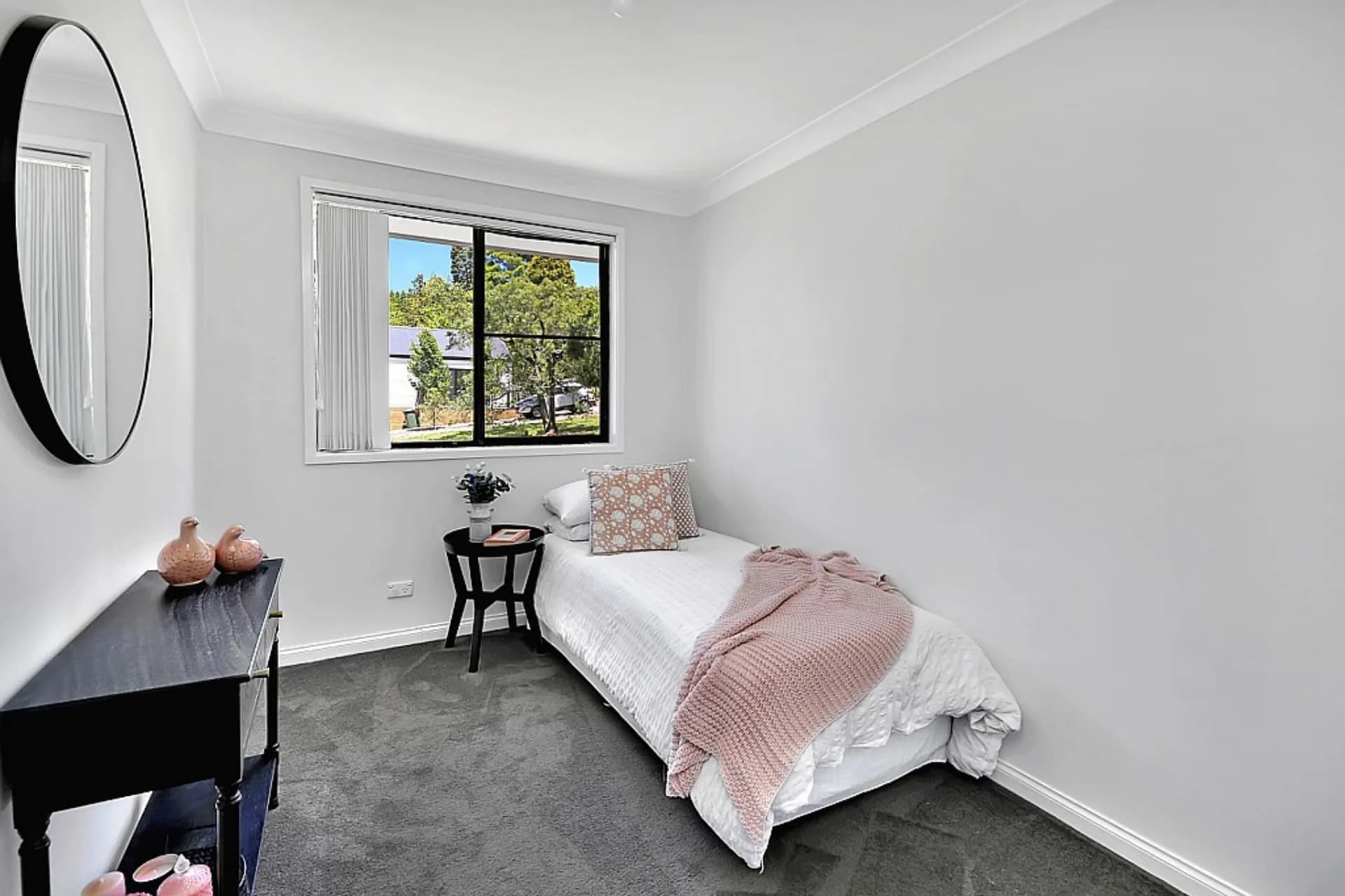 157 Hat Hill  Road, Blackheath., Blackheath - Thumbnail 4