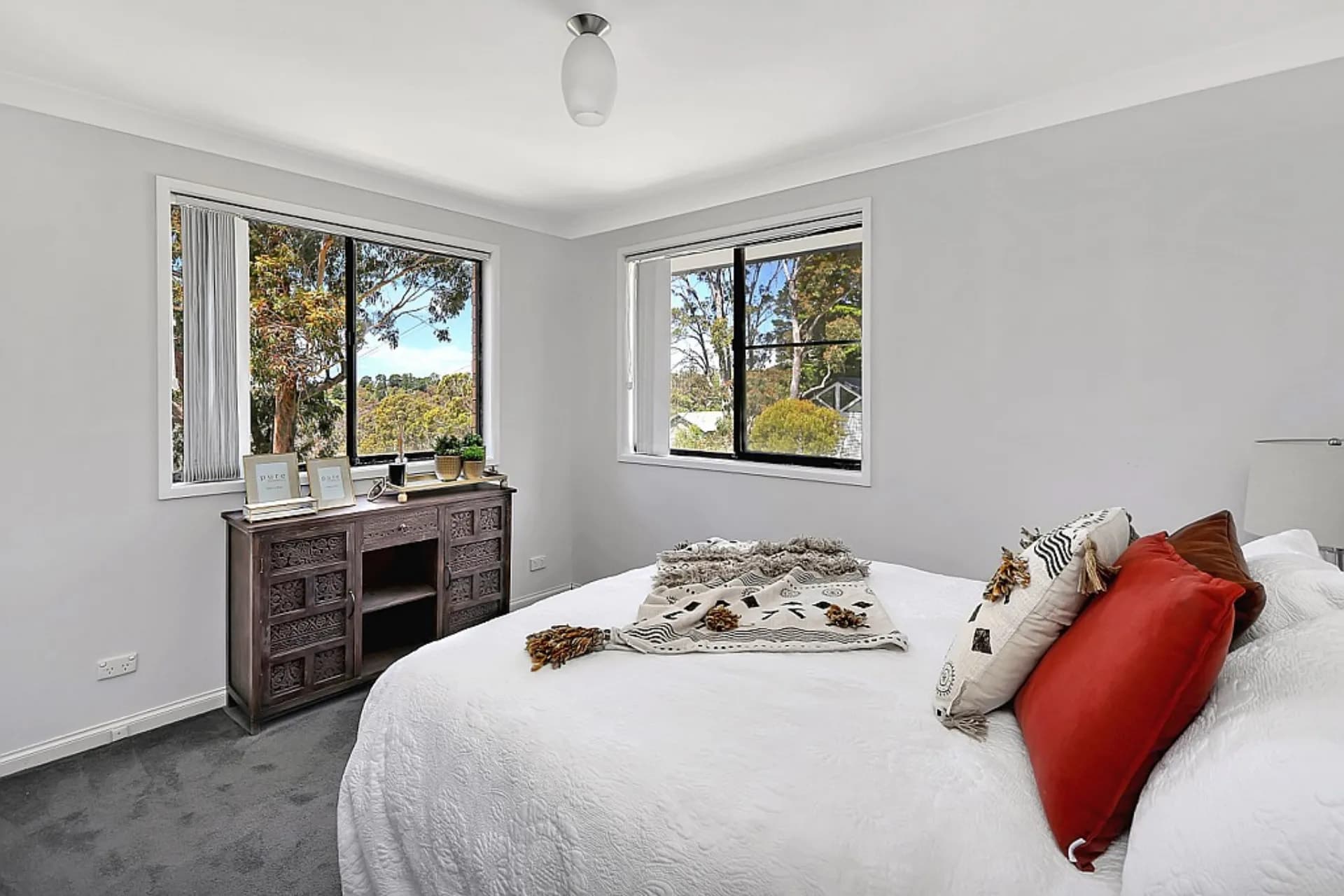 157 Hat Hill  Road, Blackheath., Blackheath - Thumbnail 5