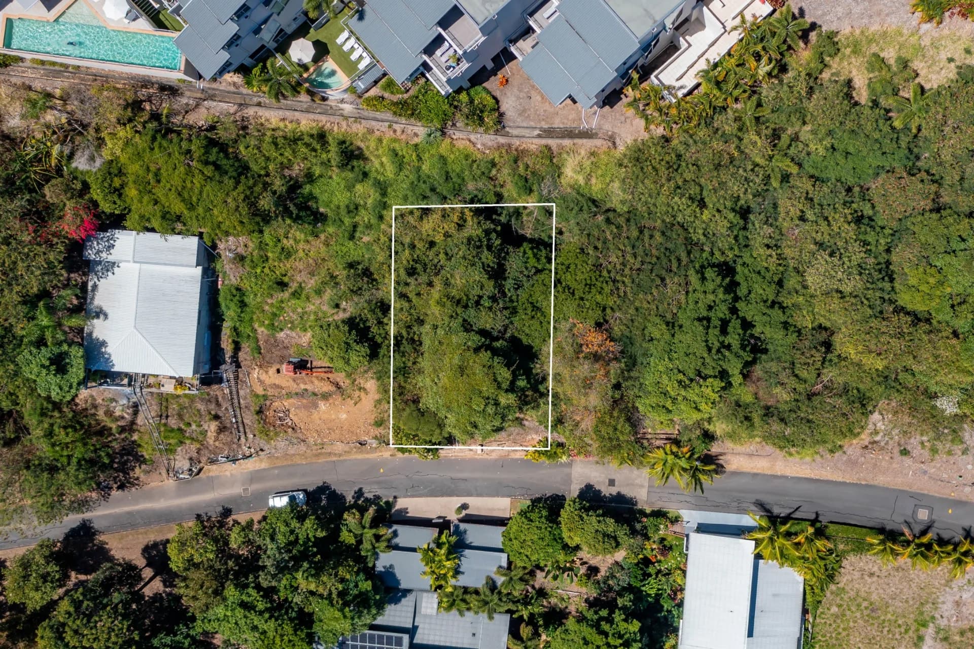 36-38 Stonehaven  Court, Airlie Beach - Thumbnail 3