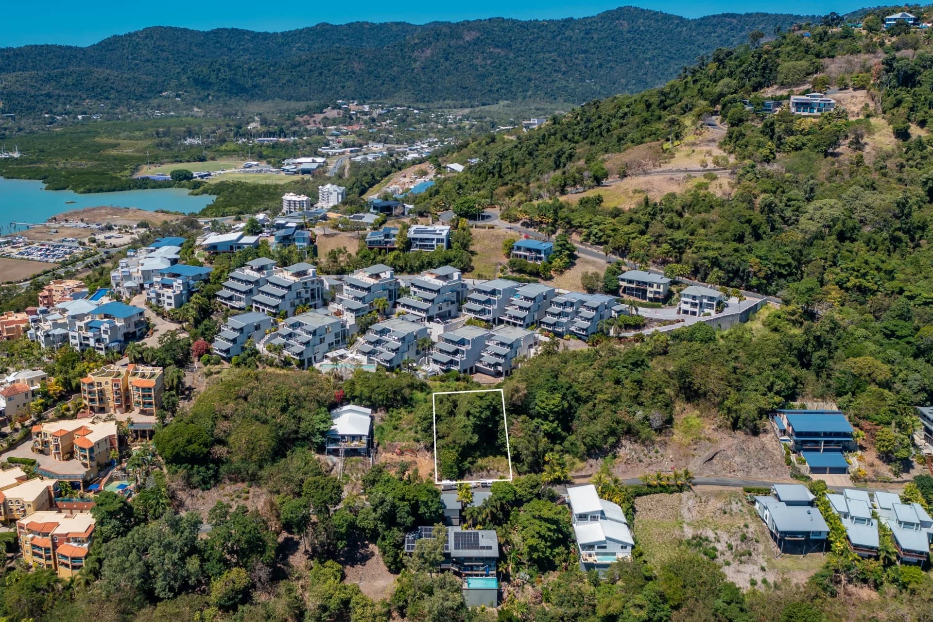 36-38 Stonehaven  Court, Airlie Beach - Thumbnail 5