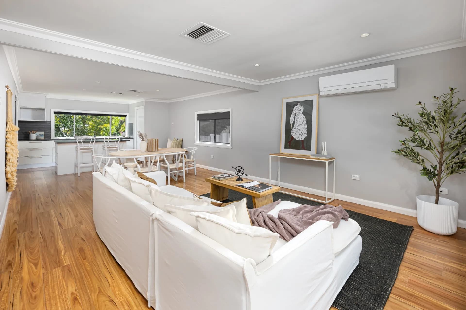 37 Warrawong Street, Kooringal - Thumbnail 3