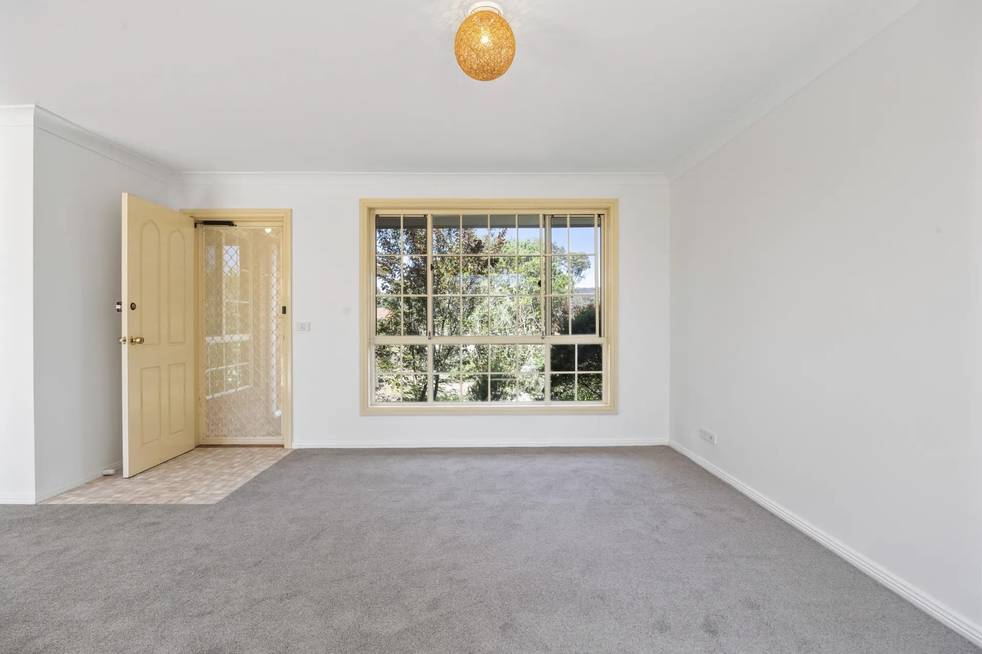 34 Hellmund Street, Queanbeyan., Queanbeyan - Thumbnail 3