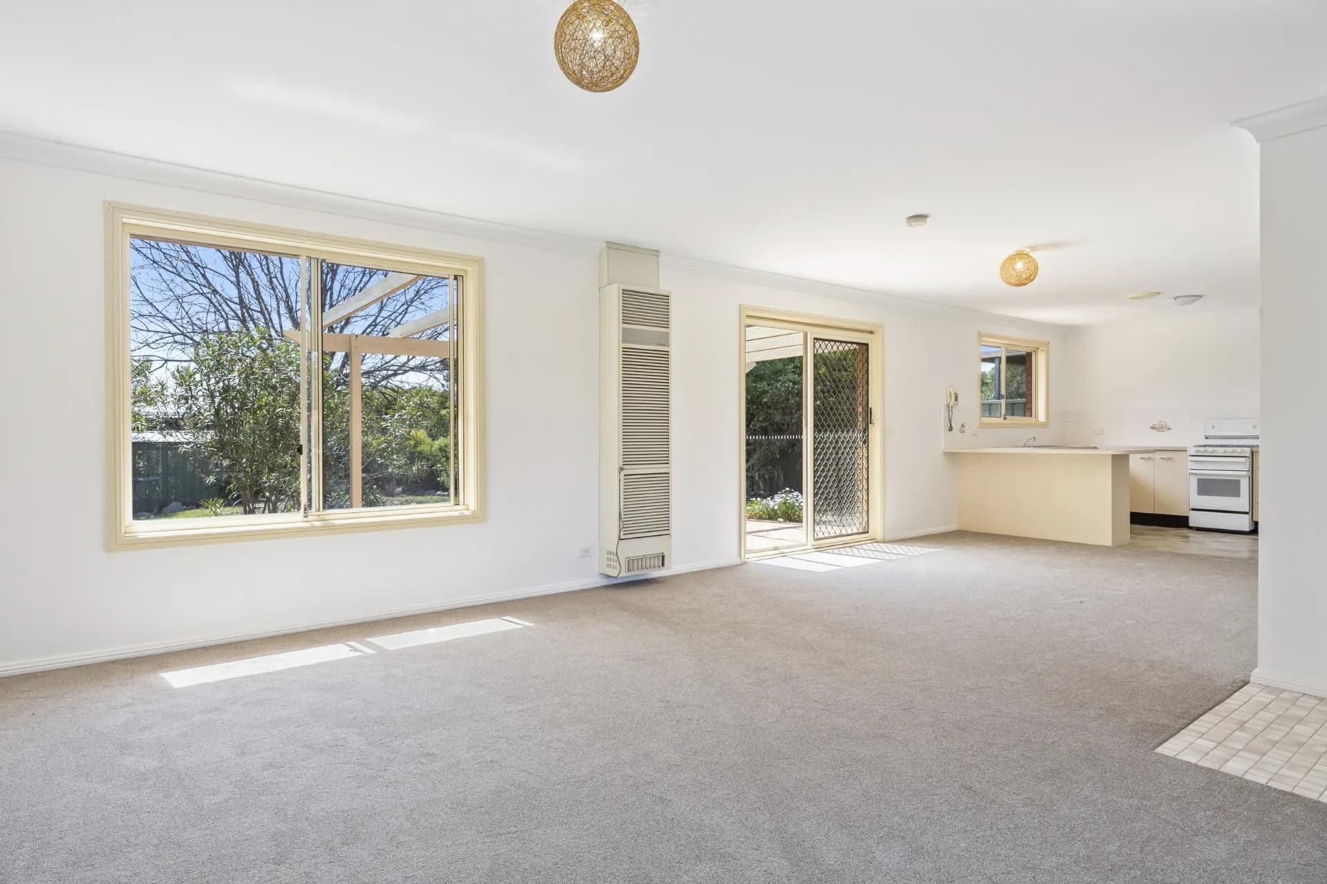 34 Hellmund Street, Queanbeyan., Queanbeyan - Thumbnail 5