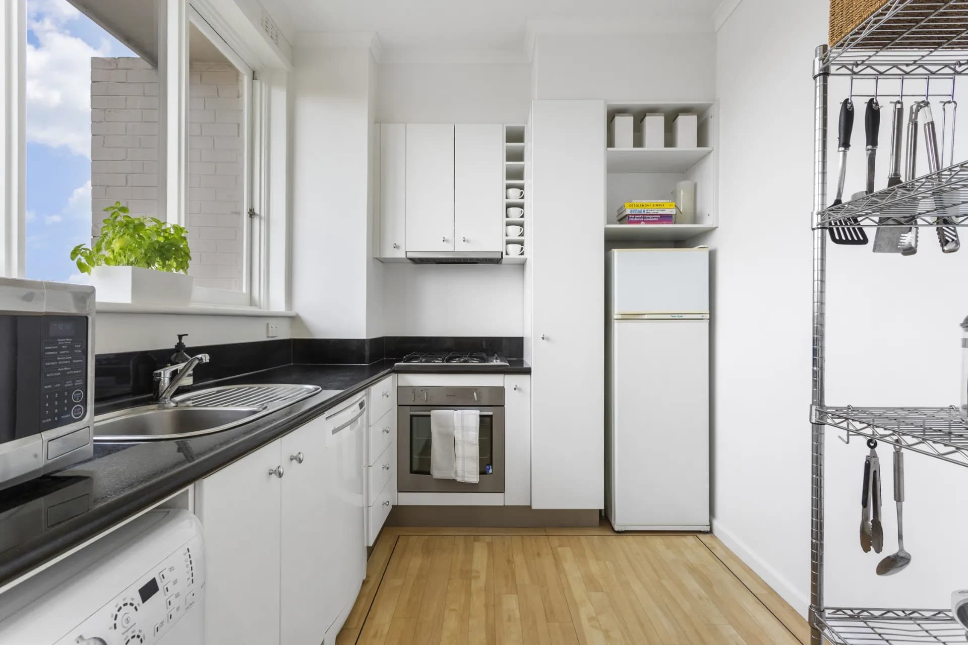 8/19 Kensington Road, South Yarra - Thumbnail 6