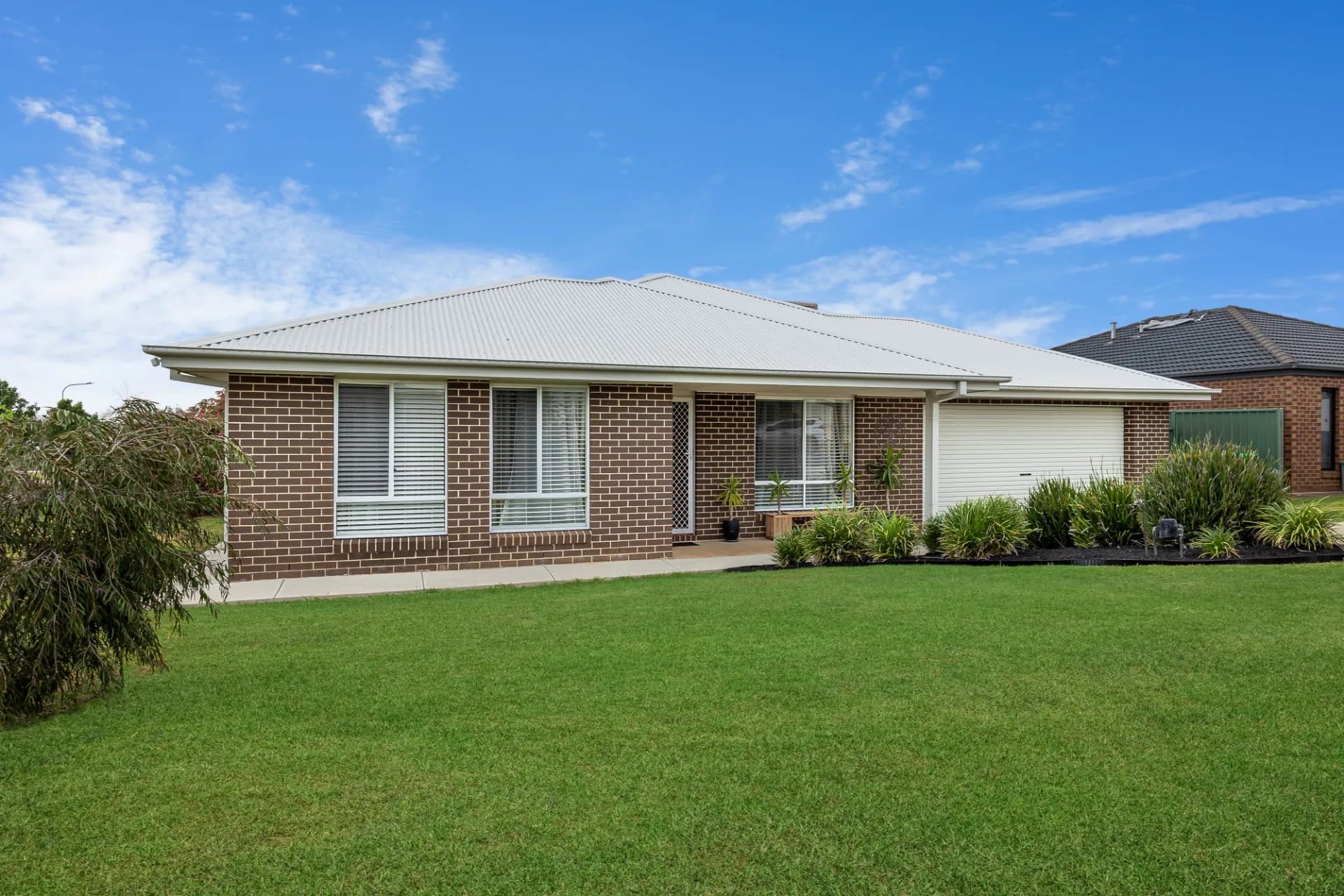 16 Hazelwood Drive, Forest Hill - Image 1