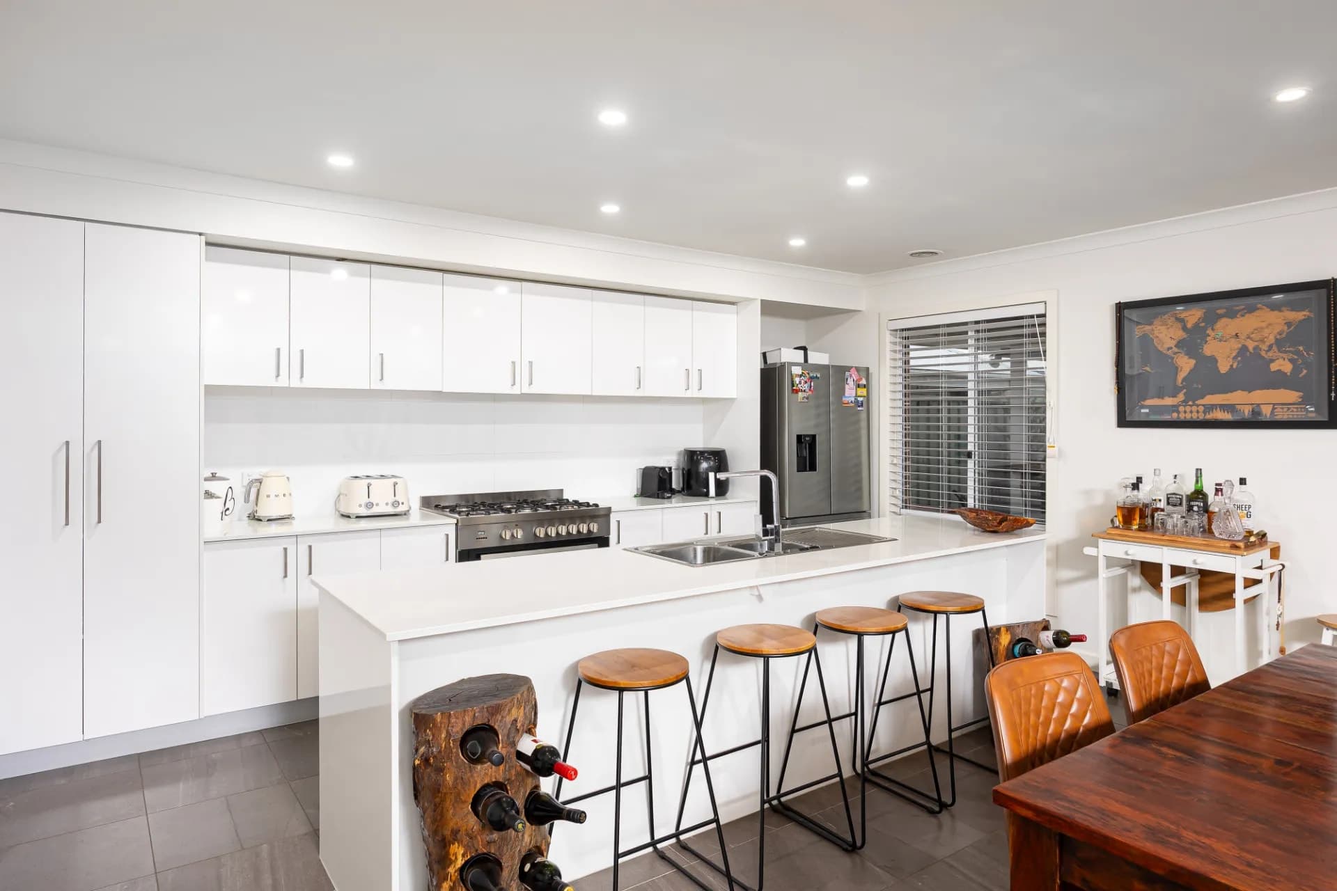 16 Hazelwood Drive, Forest Hill - Thumbnail 3