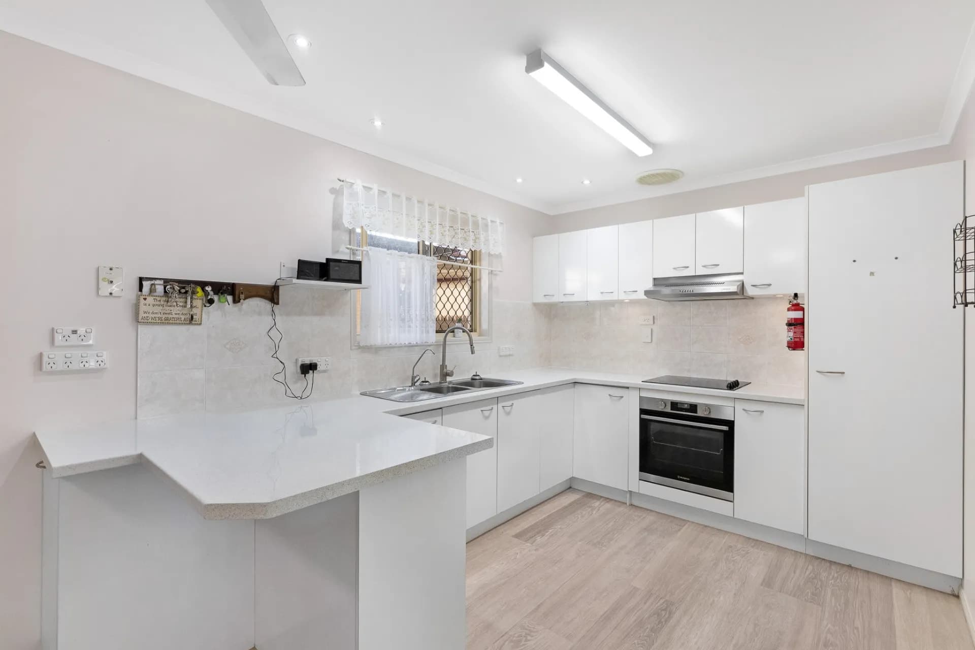 22 Cathy  Place, Torquay - Thumbnail 4