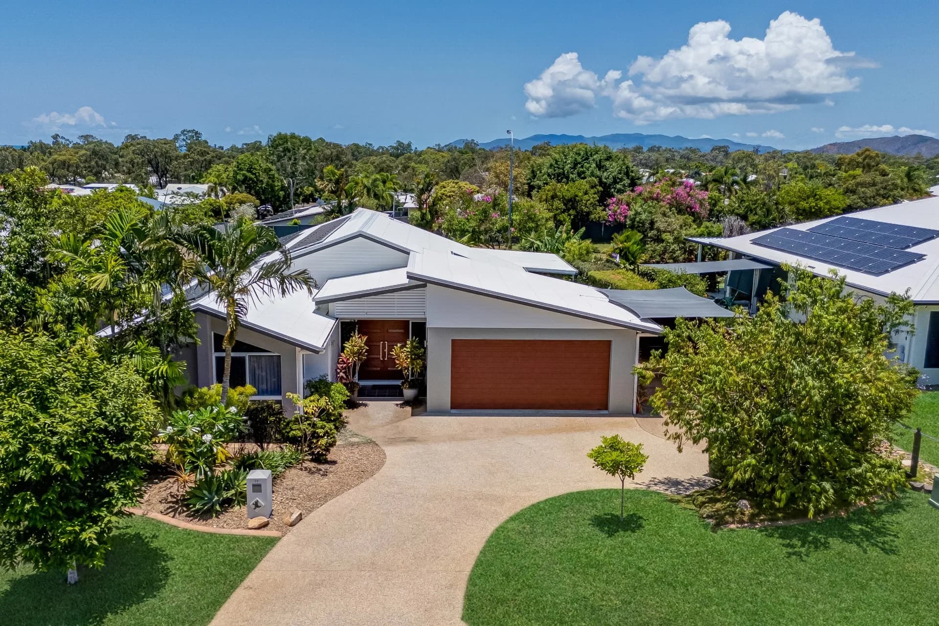 17 Shutehaven Circuit, Bushland Beach - Image 1
