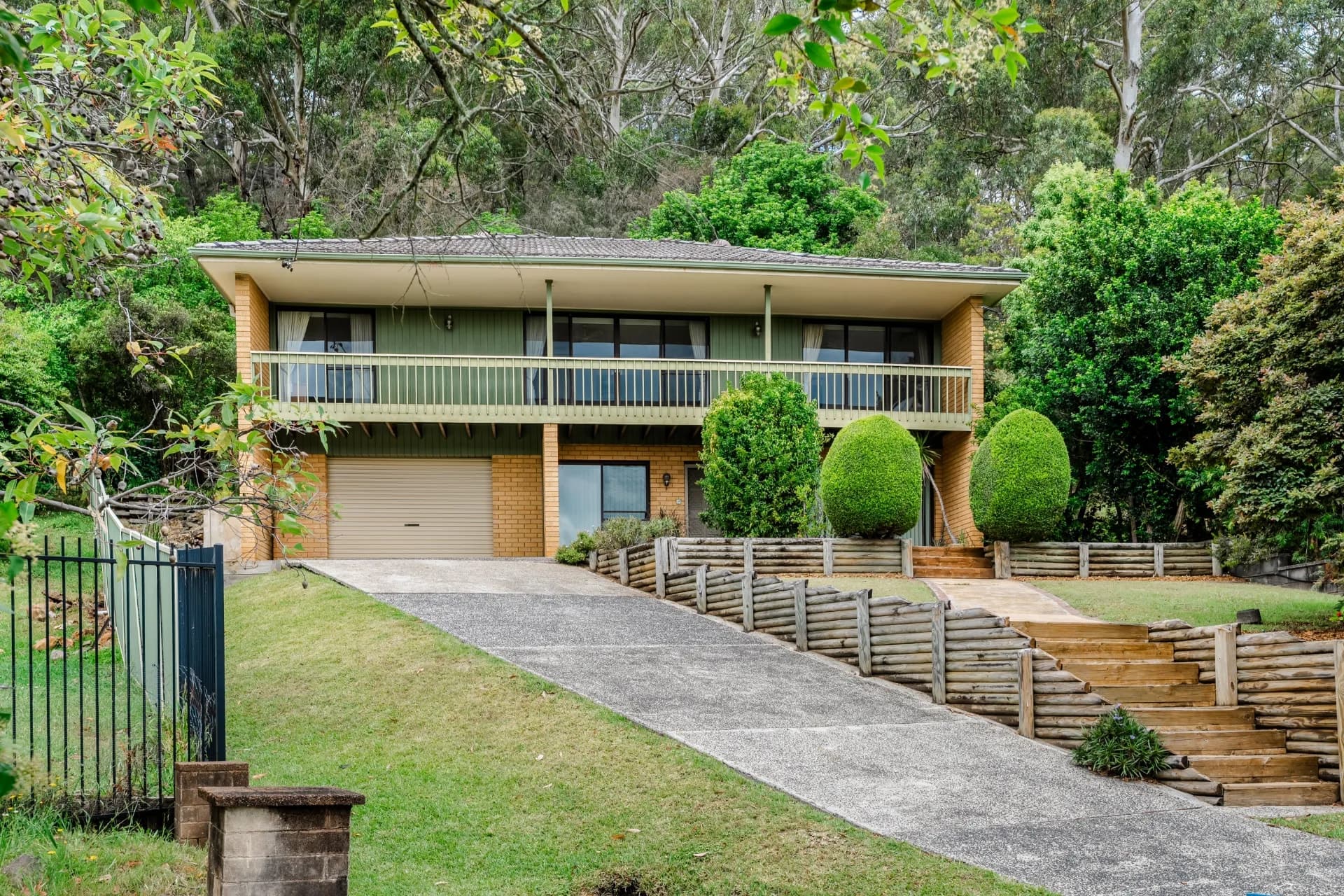 17 Tania Drive, Point Clare., Point Clare - Image 1