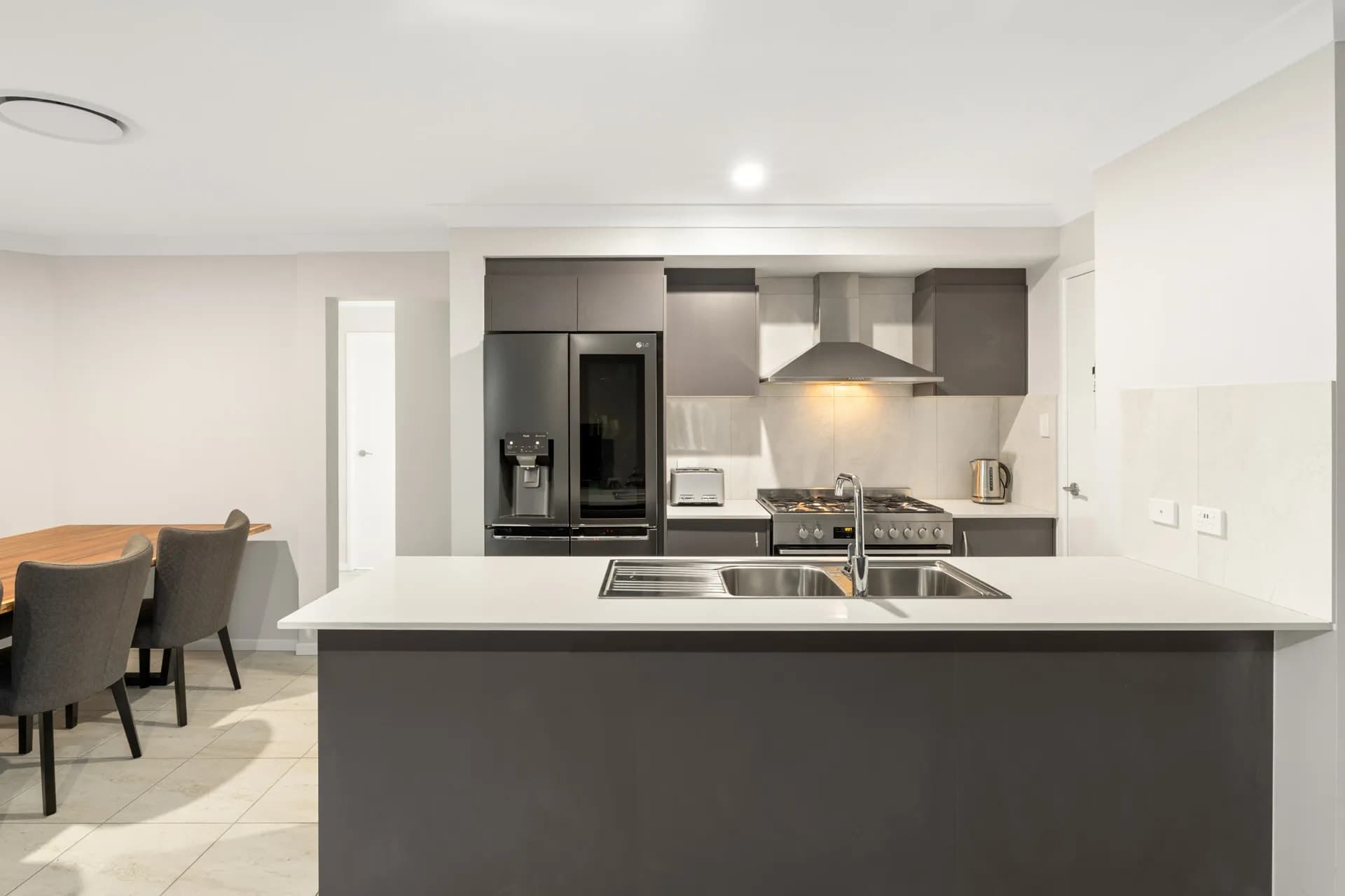 14 Bradfield Street, Flagstone - Thumbnail 2