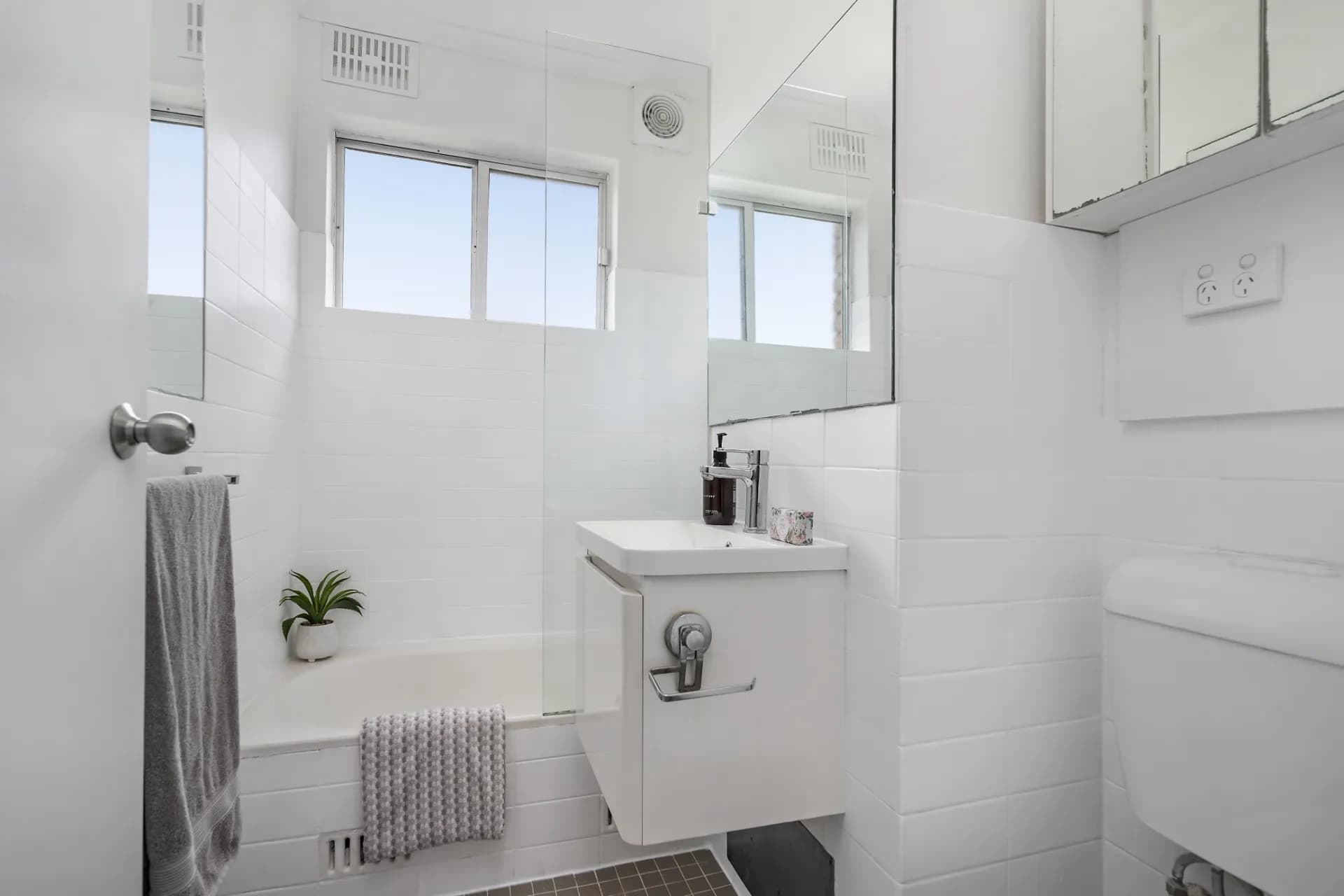 11/4 Gillies Street, Wollstonecraft., Wollstonecraft - Thumbnail 7