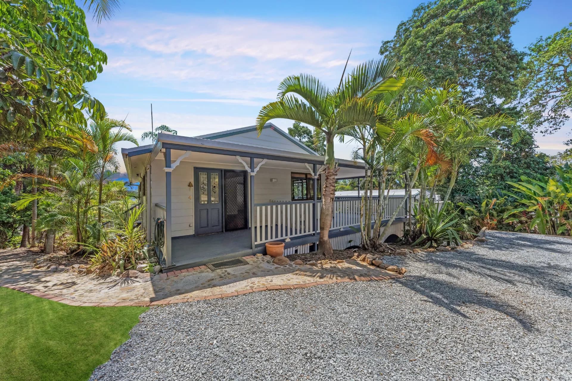 4 Hamilton  Avenue, Cannonvale - Image 1