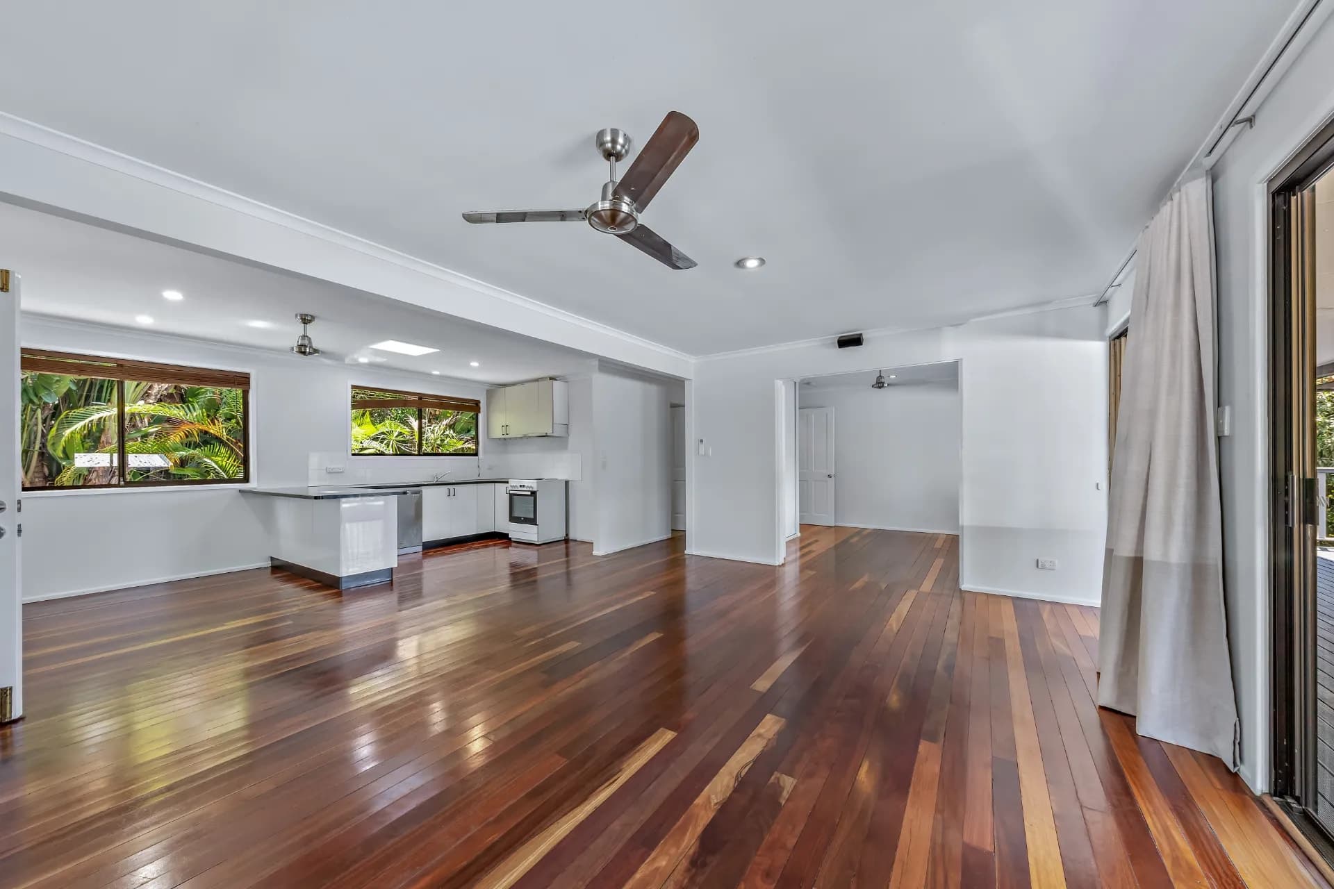 4 Hamilton  Avenue, Cannonvale - Thumbnail 4