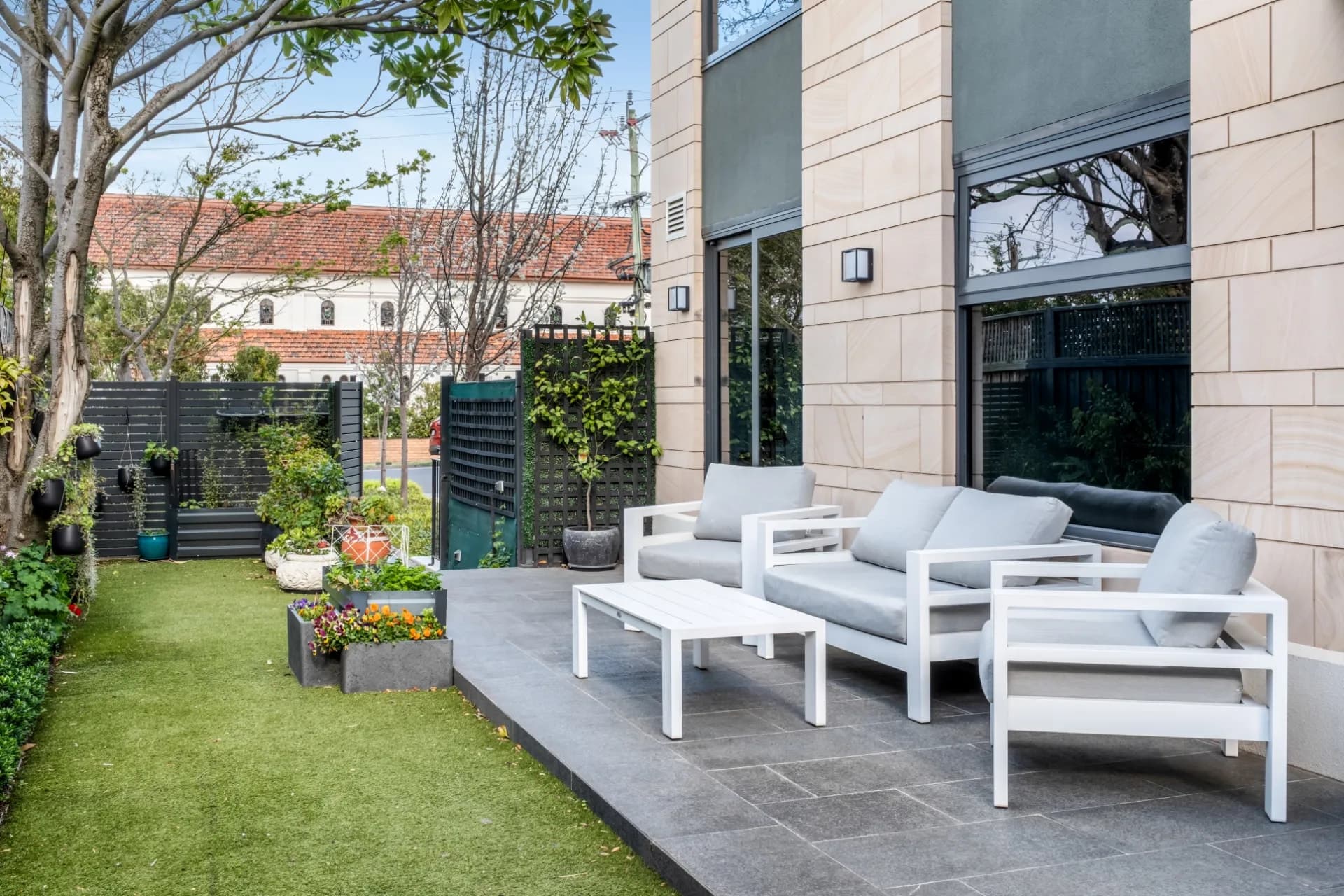 2/233 Burke  Road, Glen Iris - Thumbnail 2