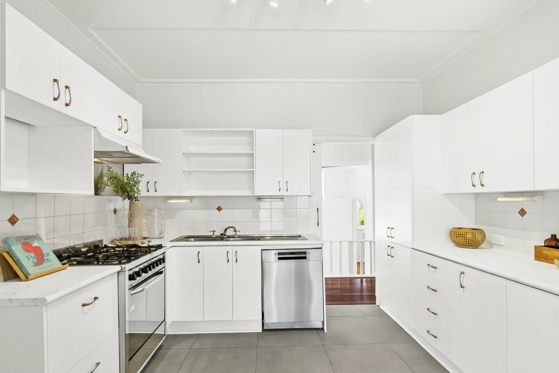 37 Lantana Avenue, Wheeler Heights - Thumbnail 4